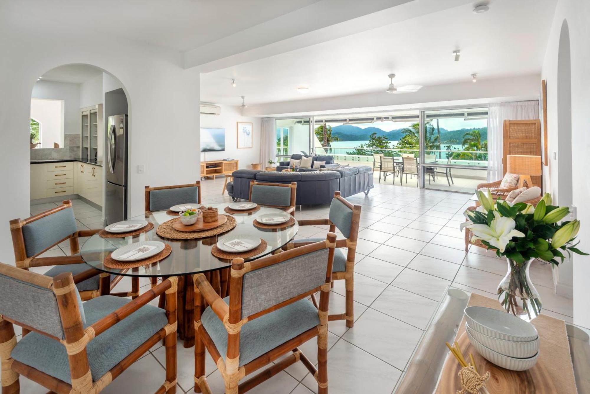 Apartment Bella Vista East 4 Oceanview, Golf Buggy, Valet Service & Shared Pool Hamilton Island
