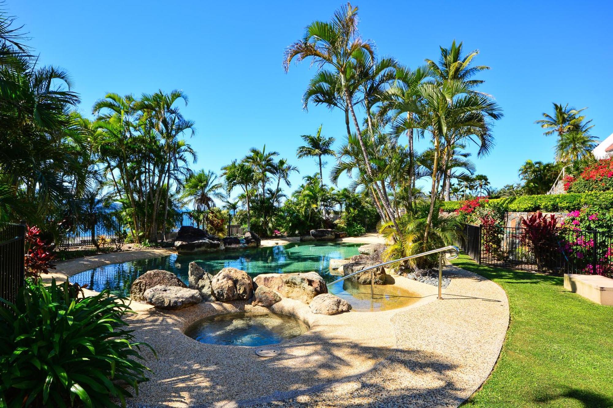 Bella Vista East 4 Oceanview, Golf Buggy, Valet Service & Shared Pool Apartment Hamilton Island