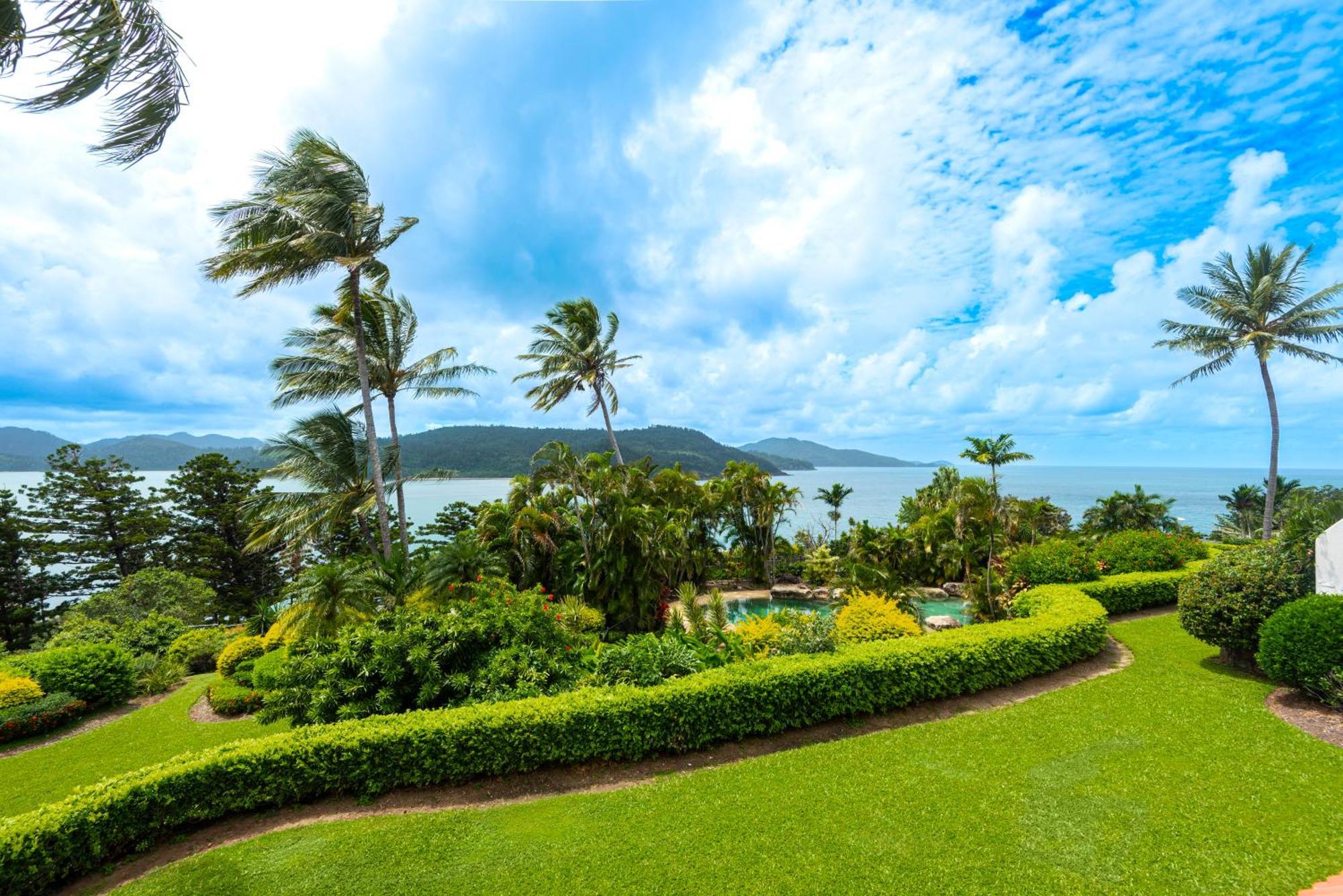 Bella Vista East 4 Oceanview, Golf Buggy, Valet Service & Shared Pool