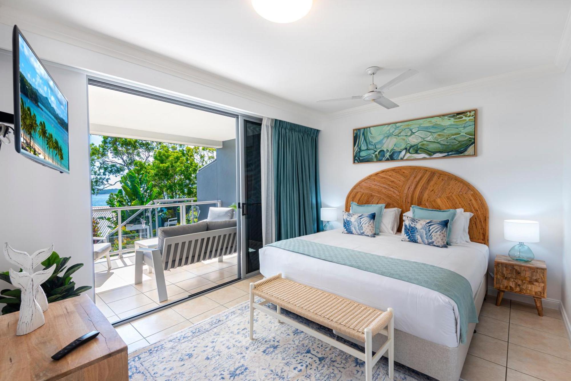 Blue Water Views *