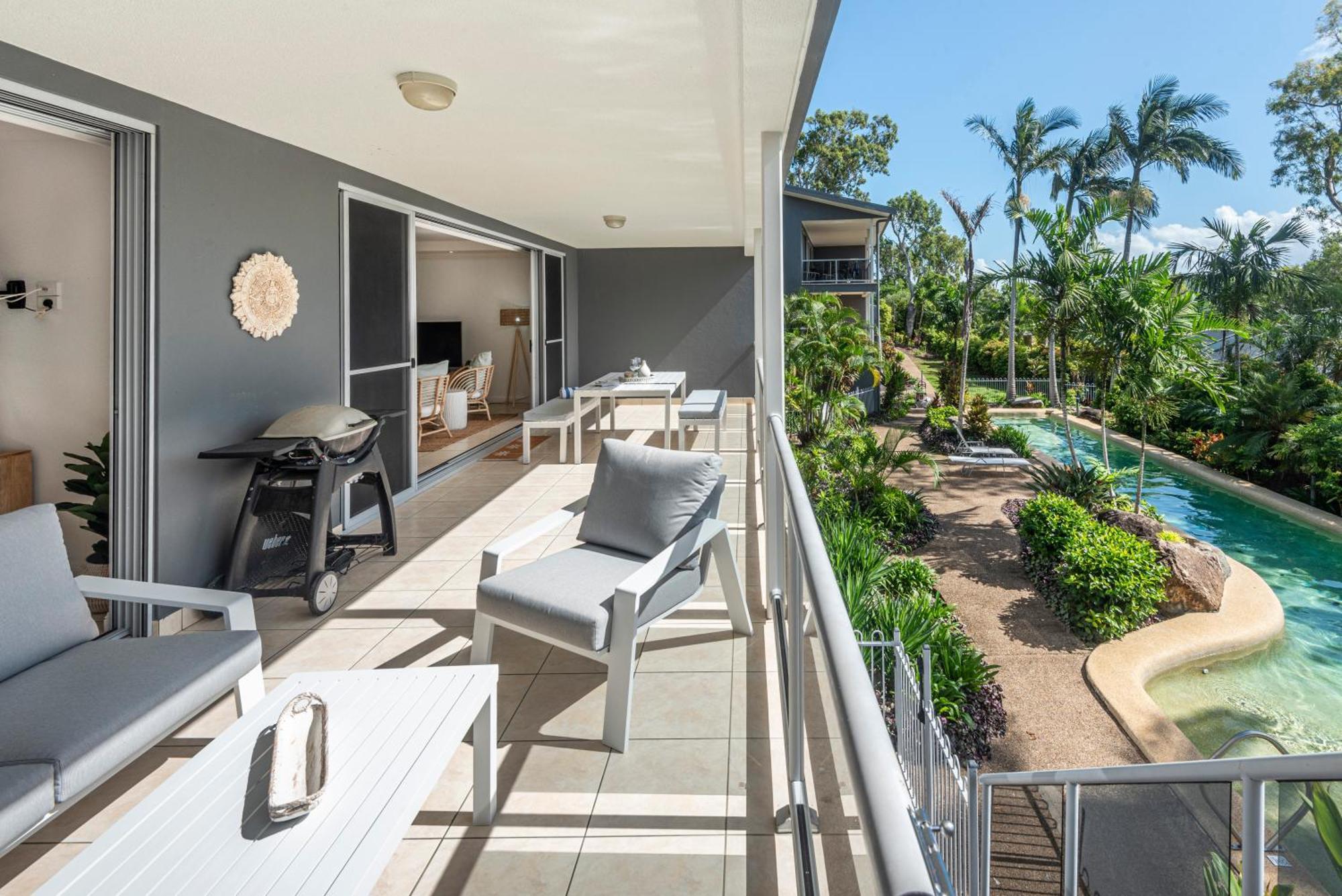Apartment Blue Water Views