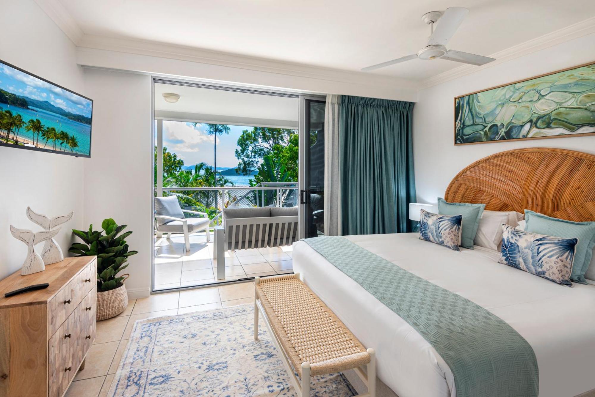 Blue Water Views Apartment