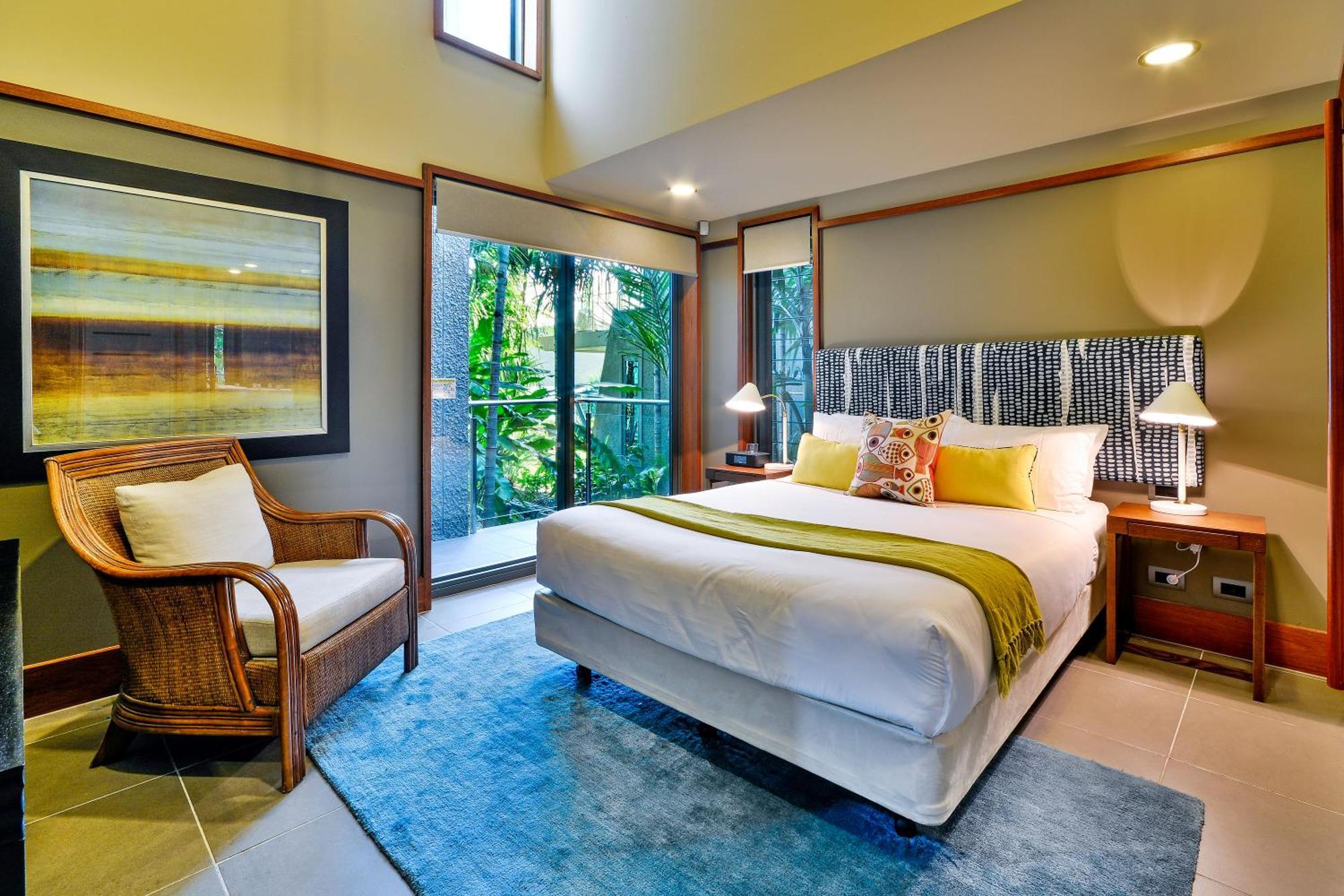 Yacht Club Apartment *