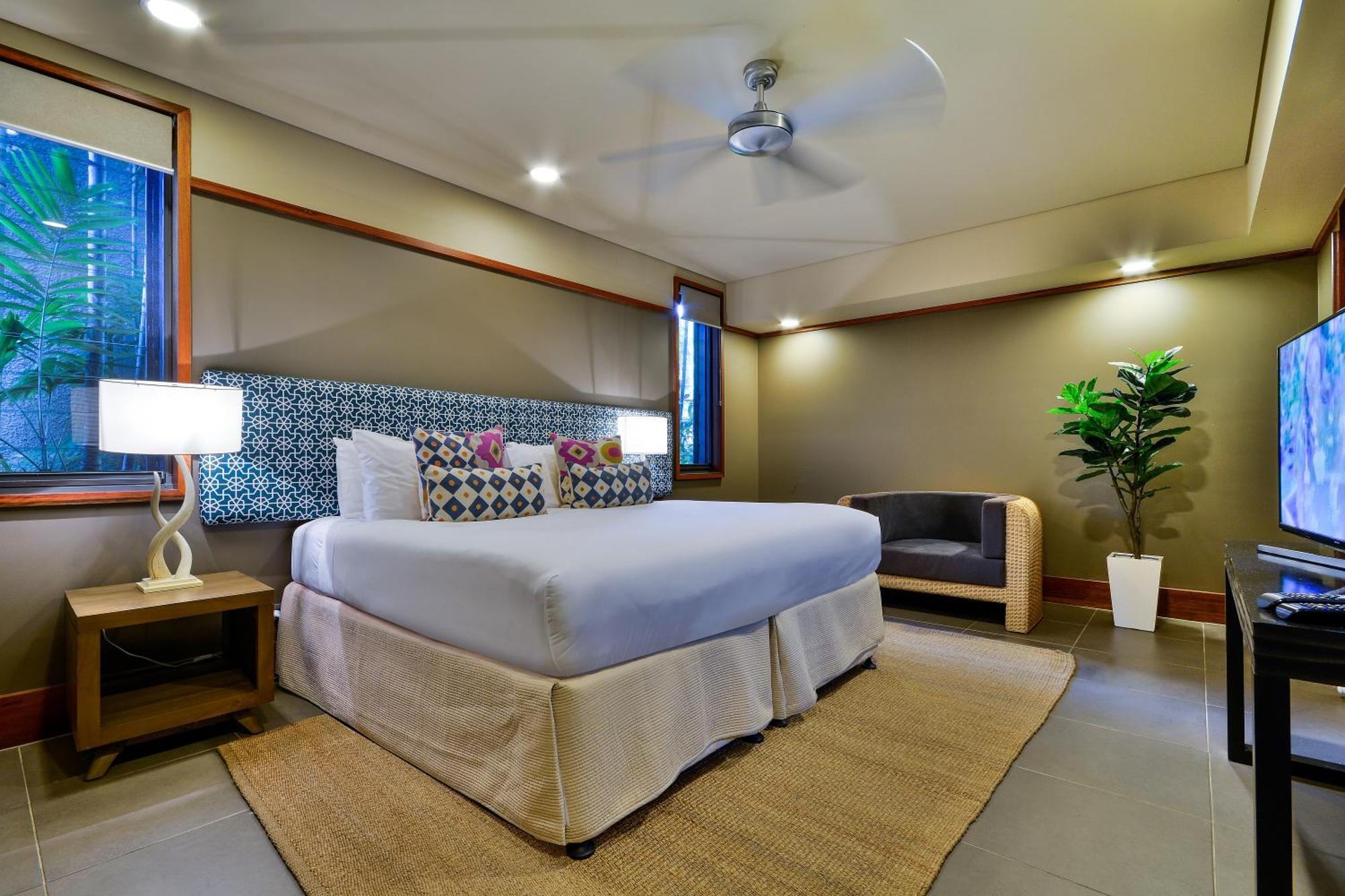 Yacht Club * Hamilton Island
