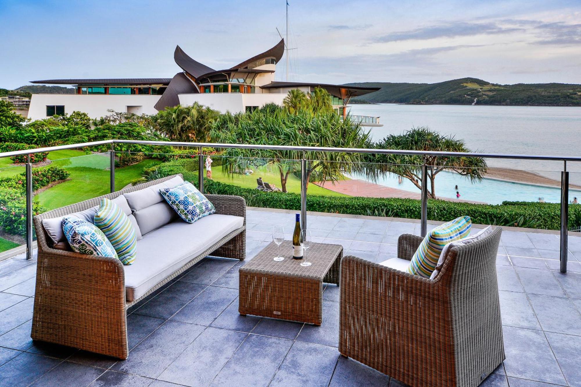 Yacht Club Apartment Hamilton Island