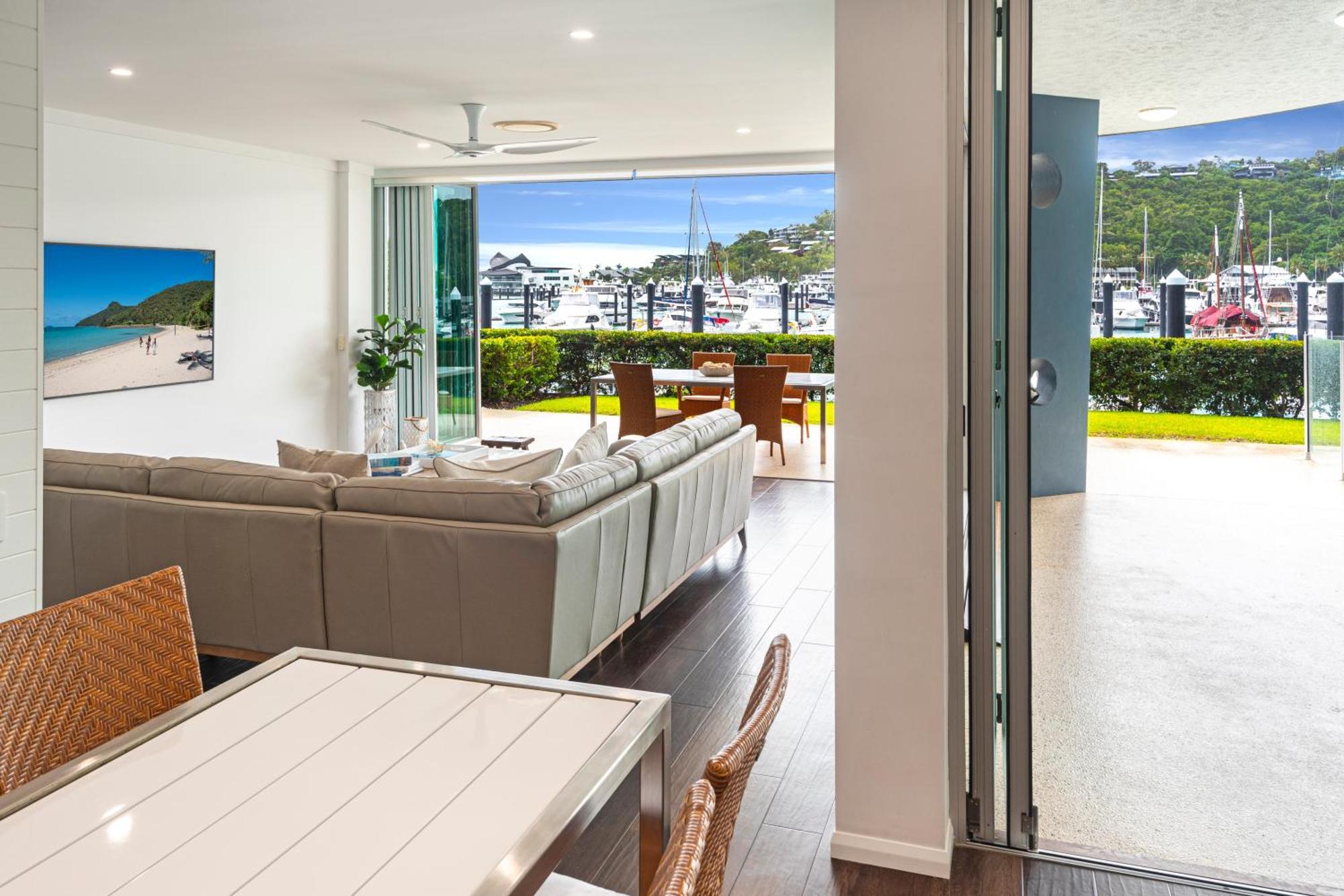 Apartment Pavillions On By Hiha