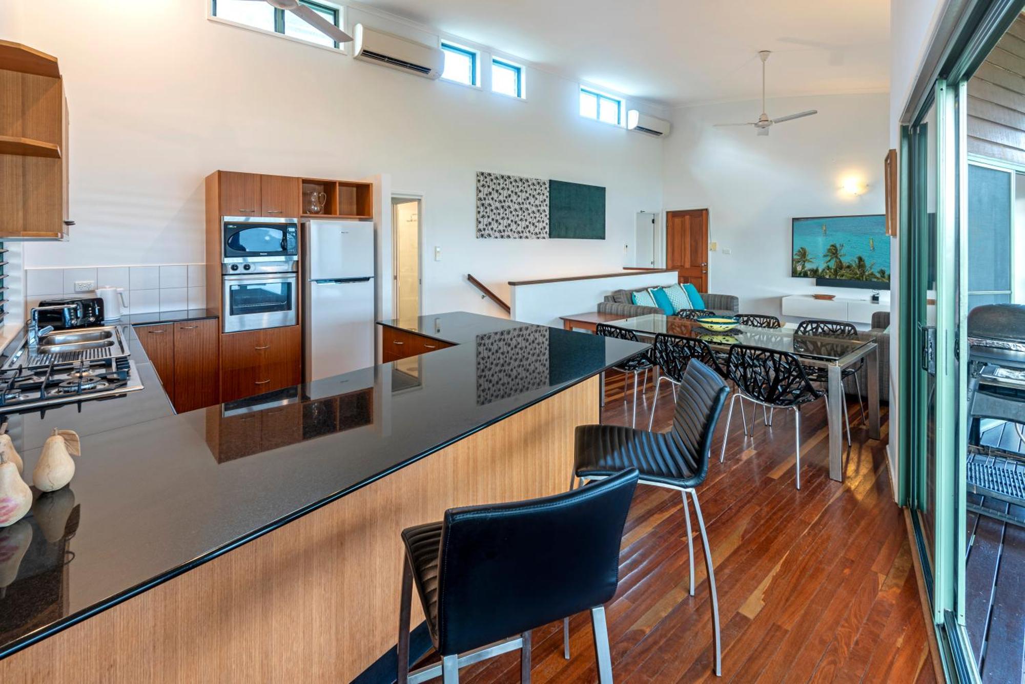 Casuarina Cove On By Hiha