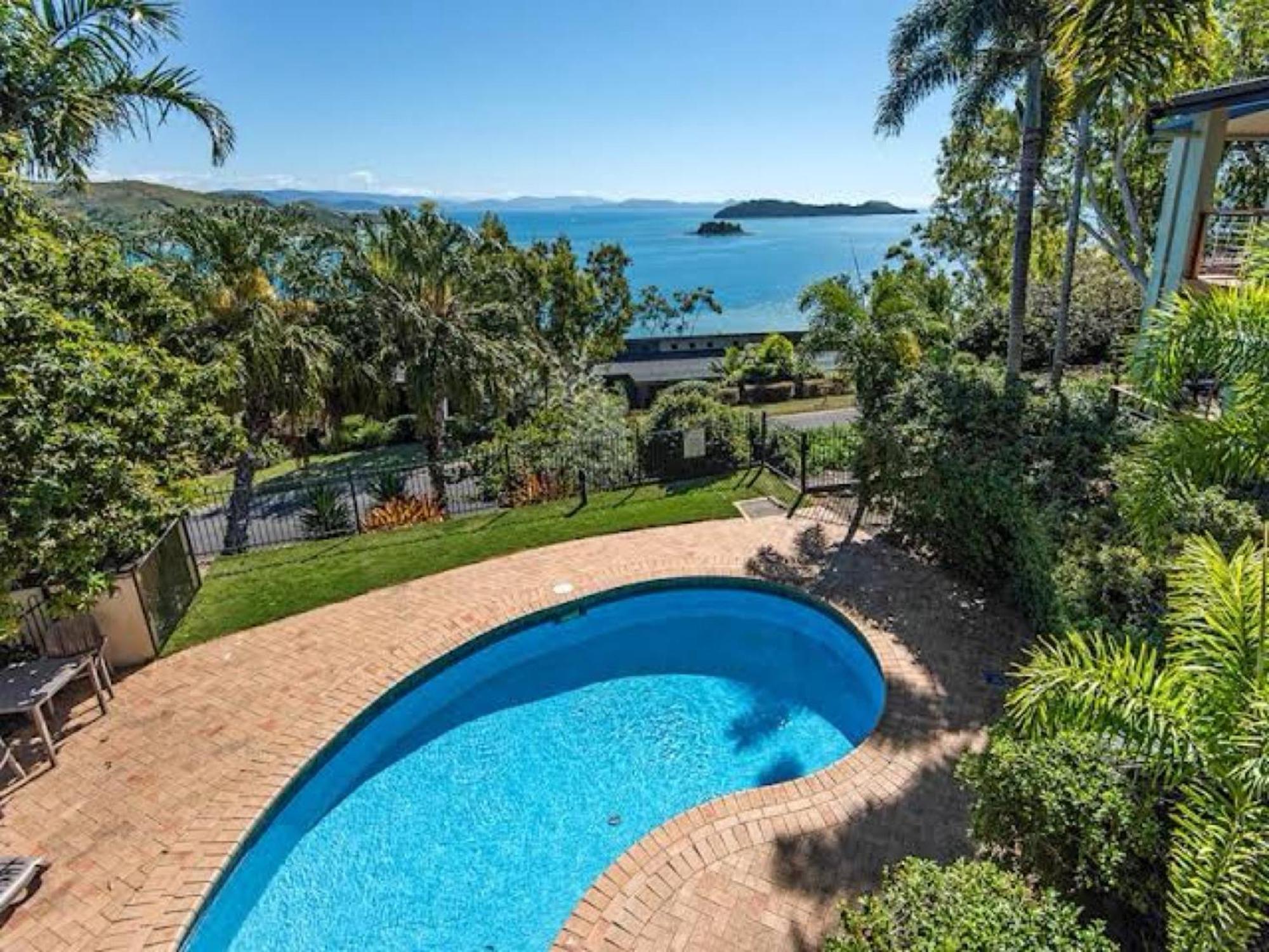 Apartment Family Island Dream Escape At Compass Point 10 Hamilton Island, 3br With Buggy Hamilton Island