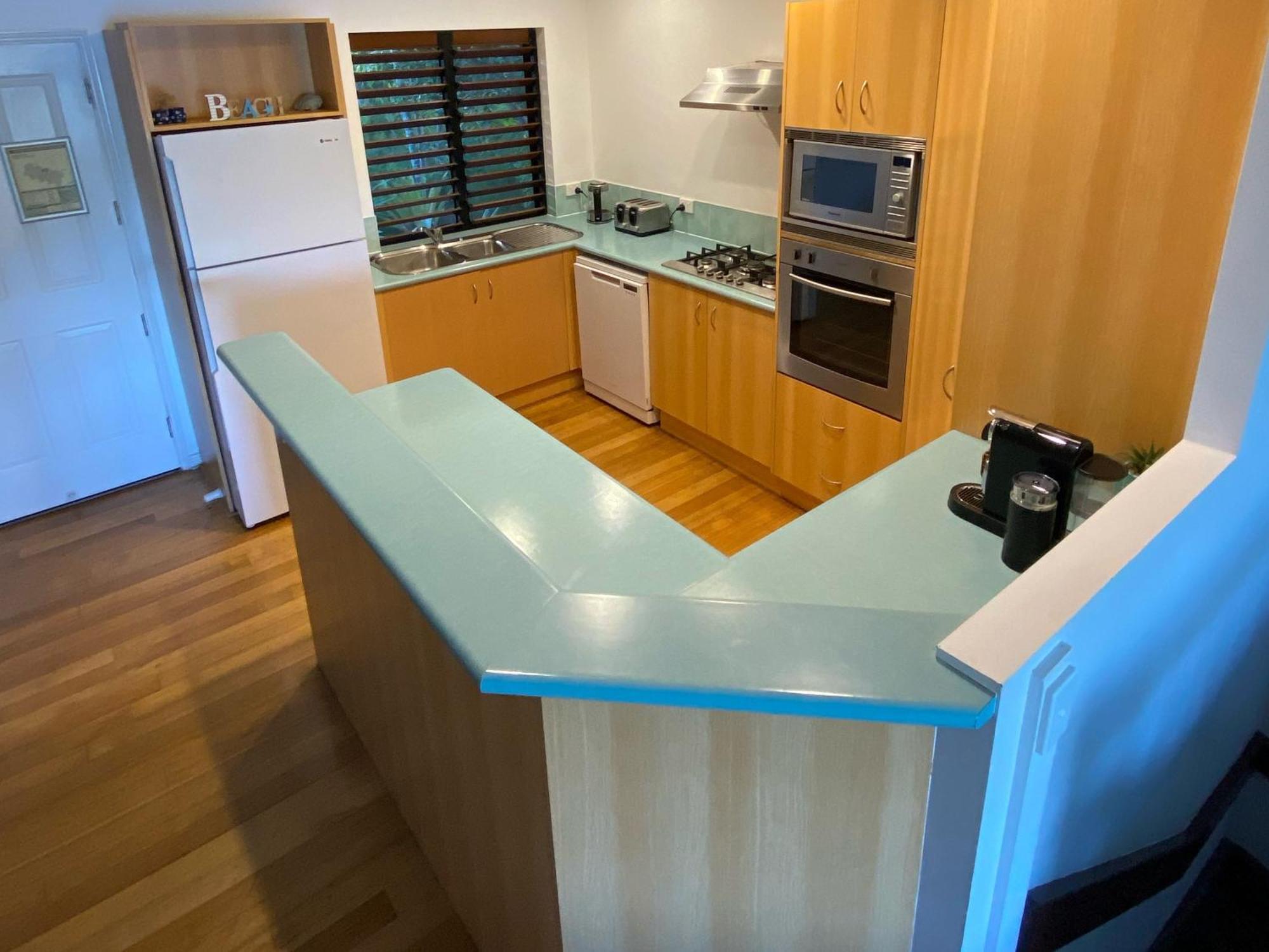 Apartment Family Island Dream Escape At Compass Point 10 Hamilton Island, 3br With Buggy