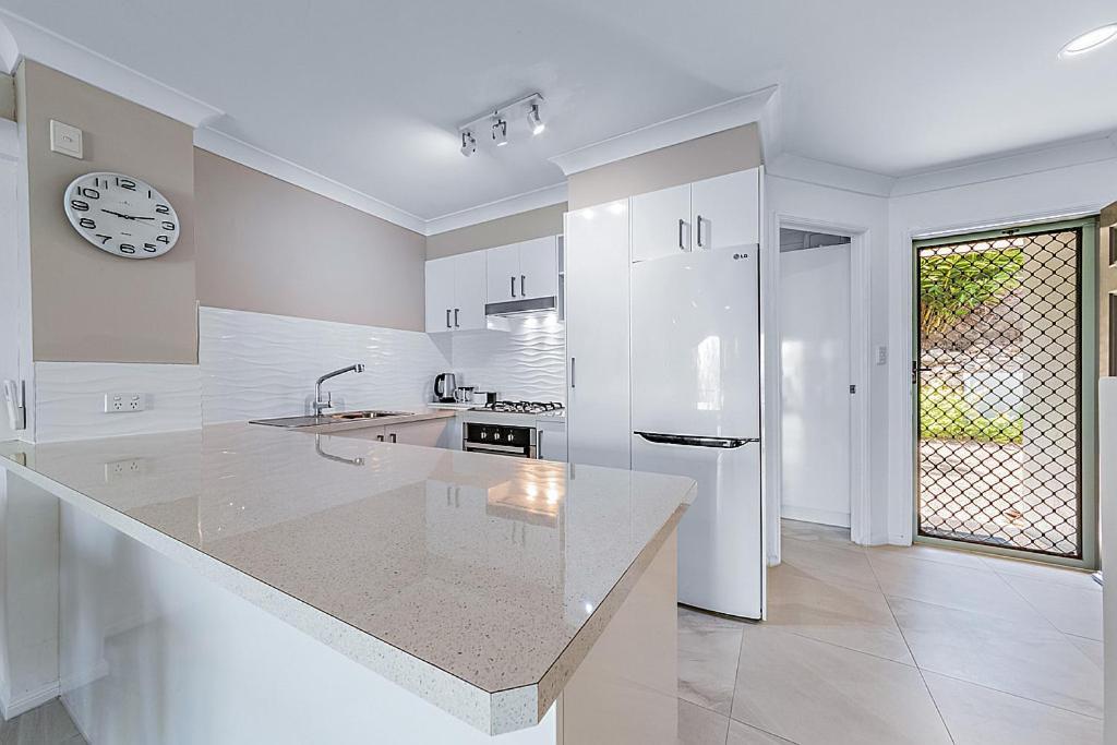 Sunset On - 2 Bedroom With Views And Buggy Apartment Hamilton Island