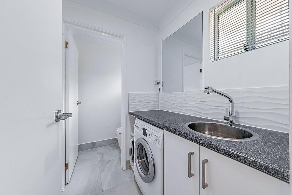 Sunset On - 2 Bedroom With Views And Buggy *