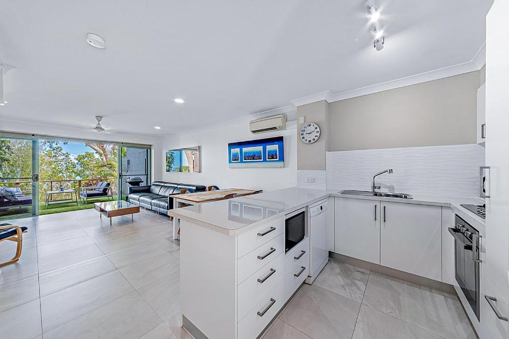 Sunset On - 2 Bedroom With Views And Buggy Apartment Hamilton Island