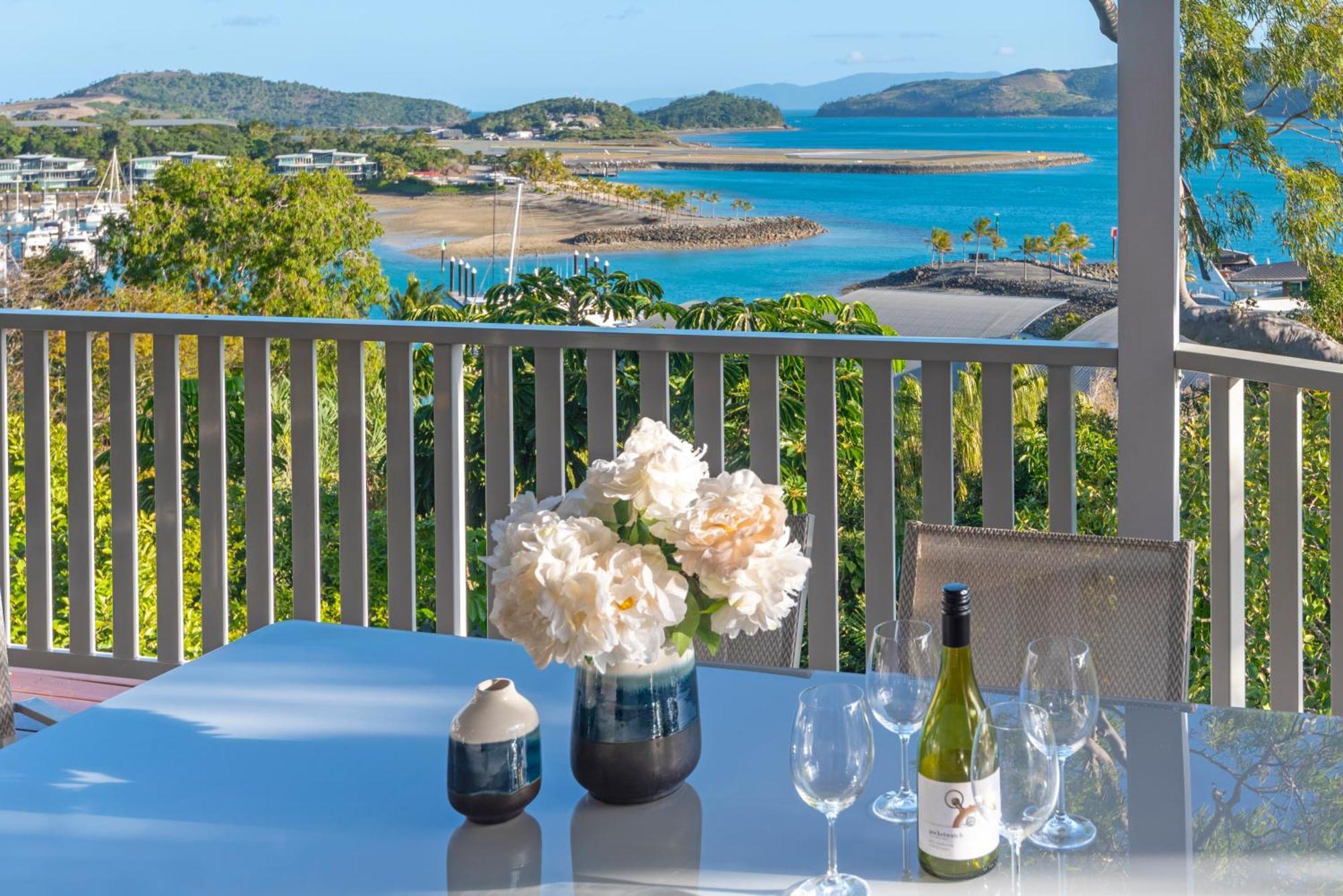 Holiday home Casuarina 18 Ocean Views, Golf Buggy & Transers