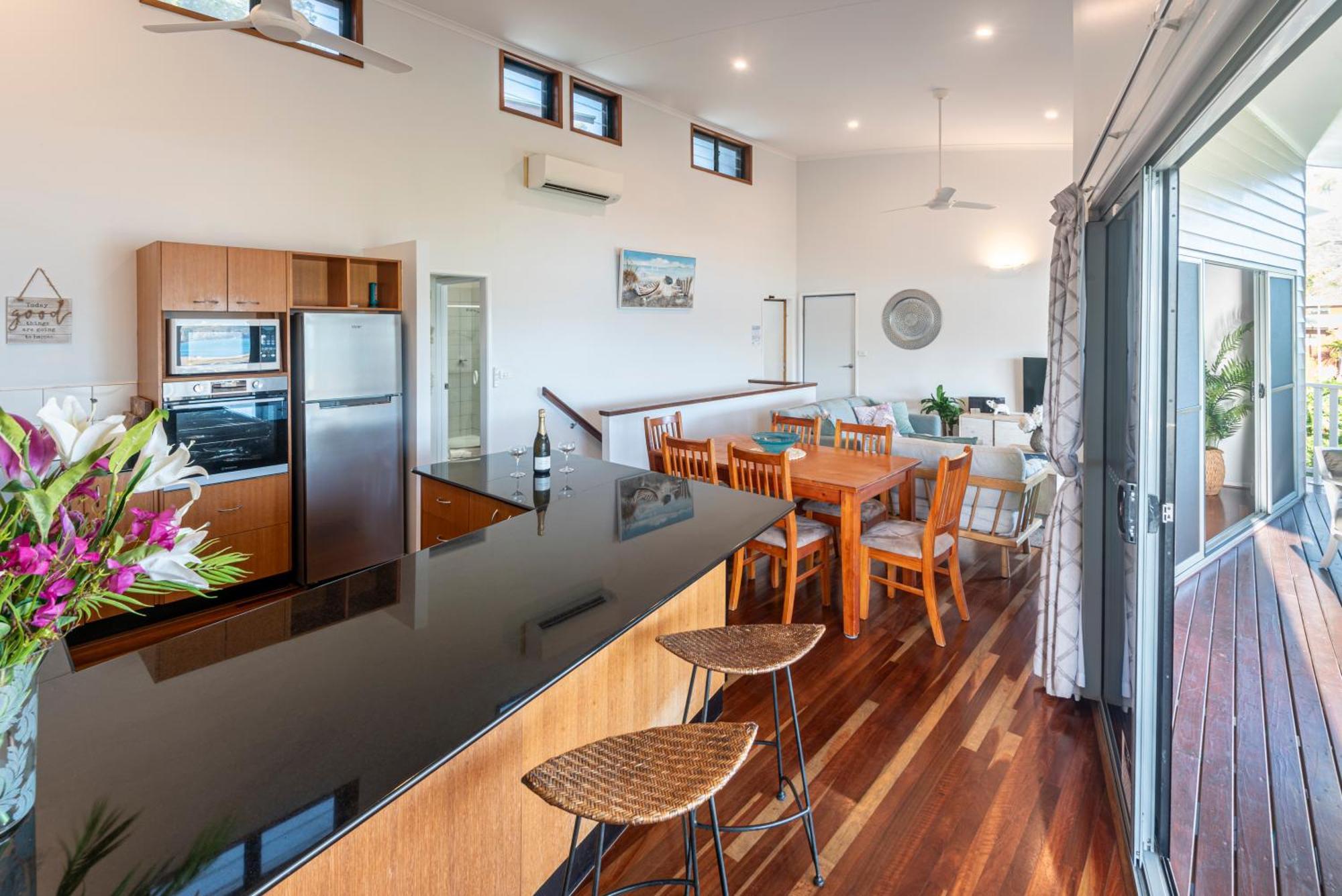 Casuarina 18 Ocean Views, Golf Buggy & Transers *