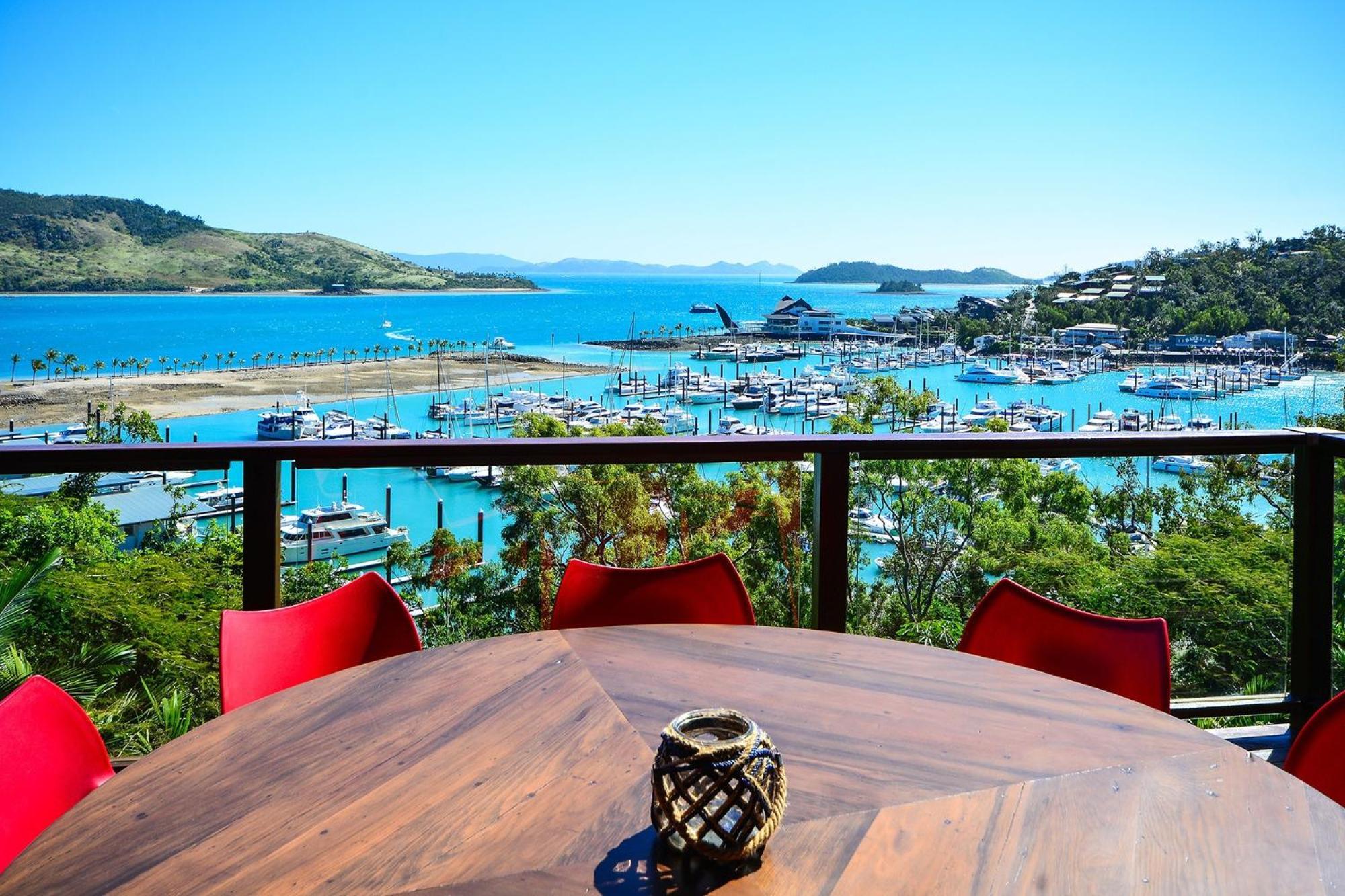 Alang Alang On By Hiha * Hamilton Island