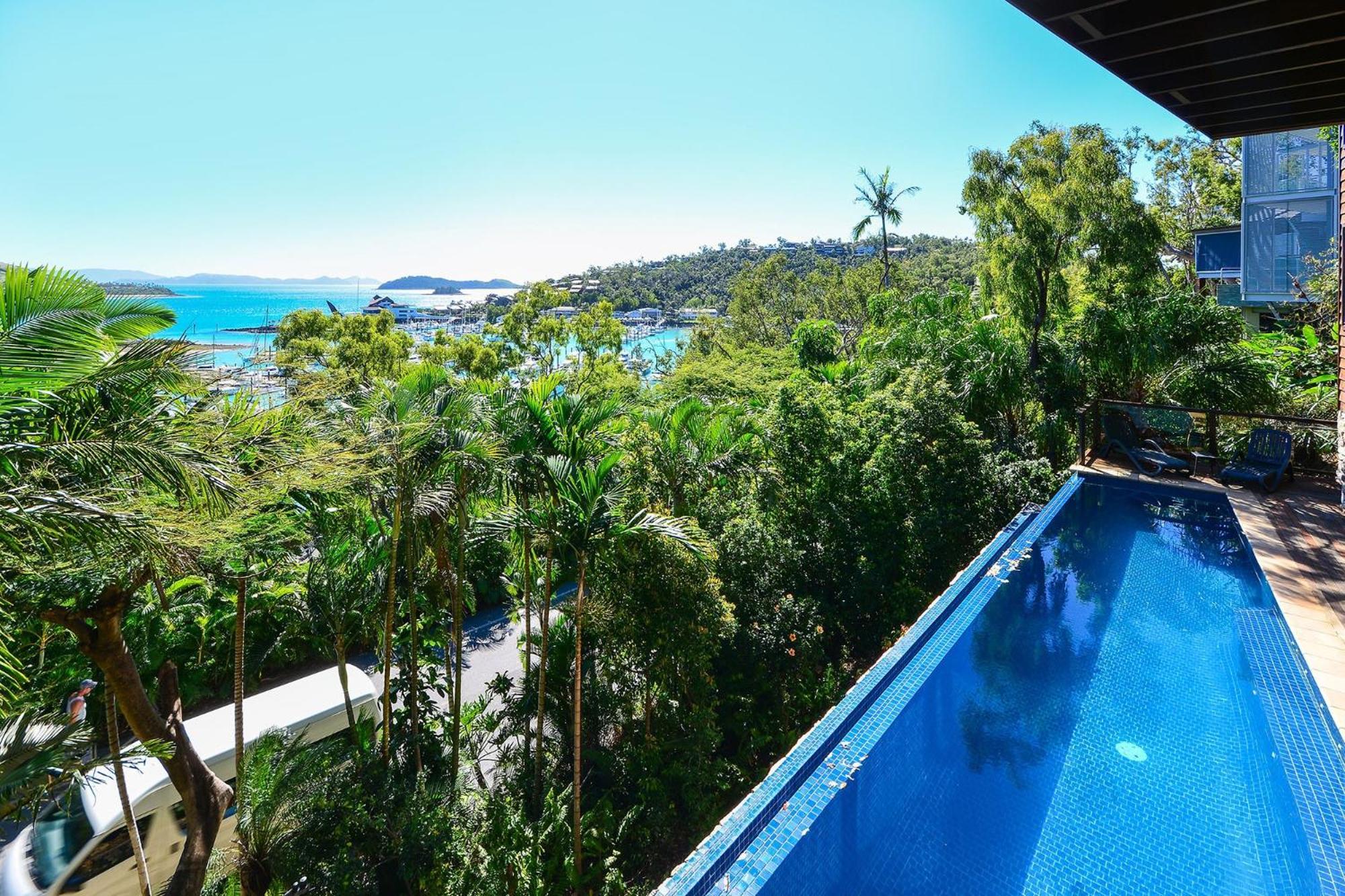 Alang Alang On By Hiha * Hamilton Island