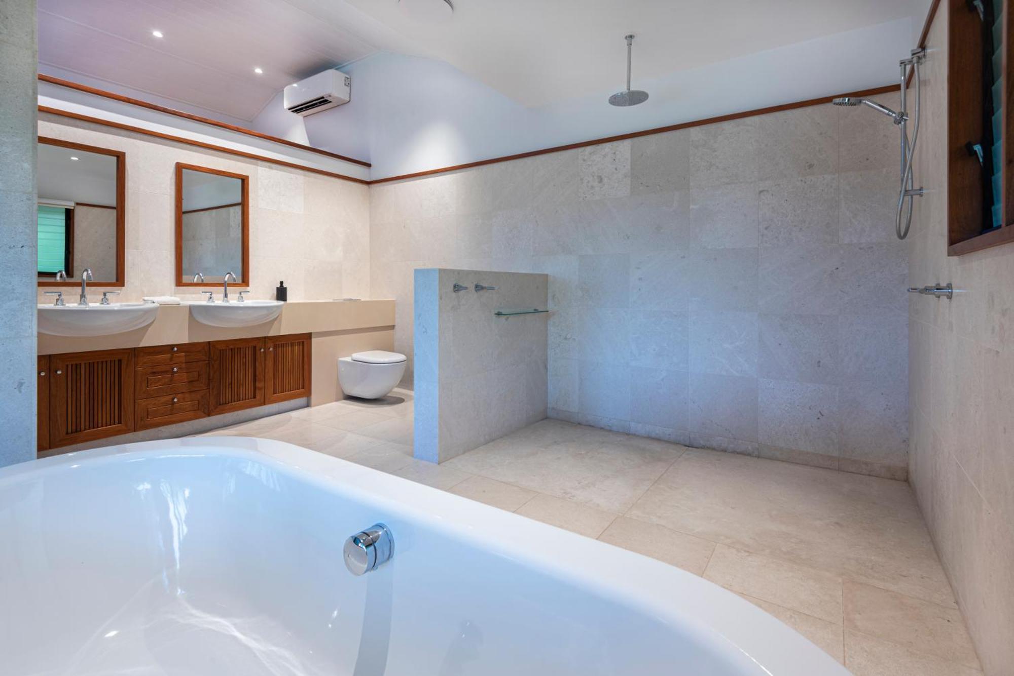 Holiday home Bluestone On By Hiha *