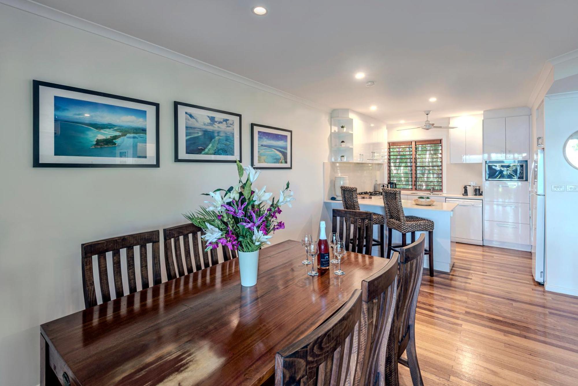Heliconia 1 3 Bedroom Ocean Views With Golf Buggy Holiday home