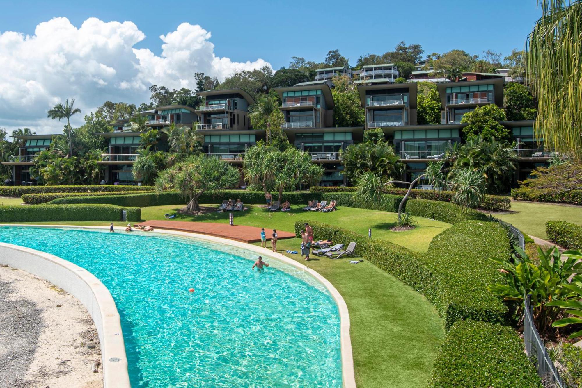 Yacht Club 33 Serenity House Ocean Views 2 Buggies Hamilton Island