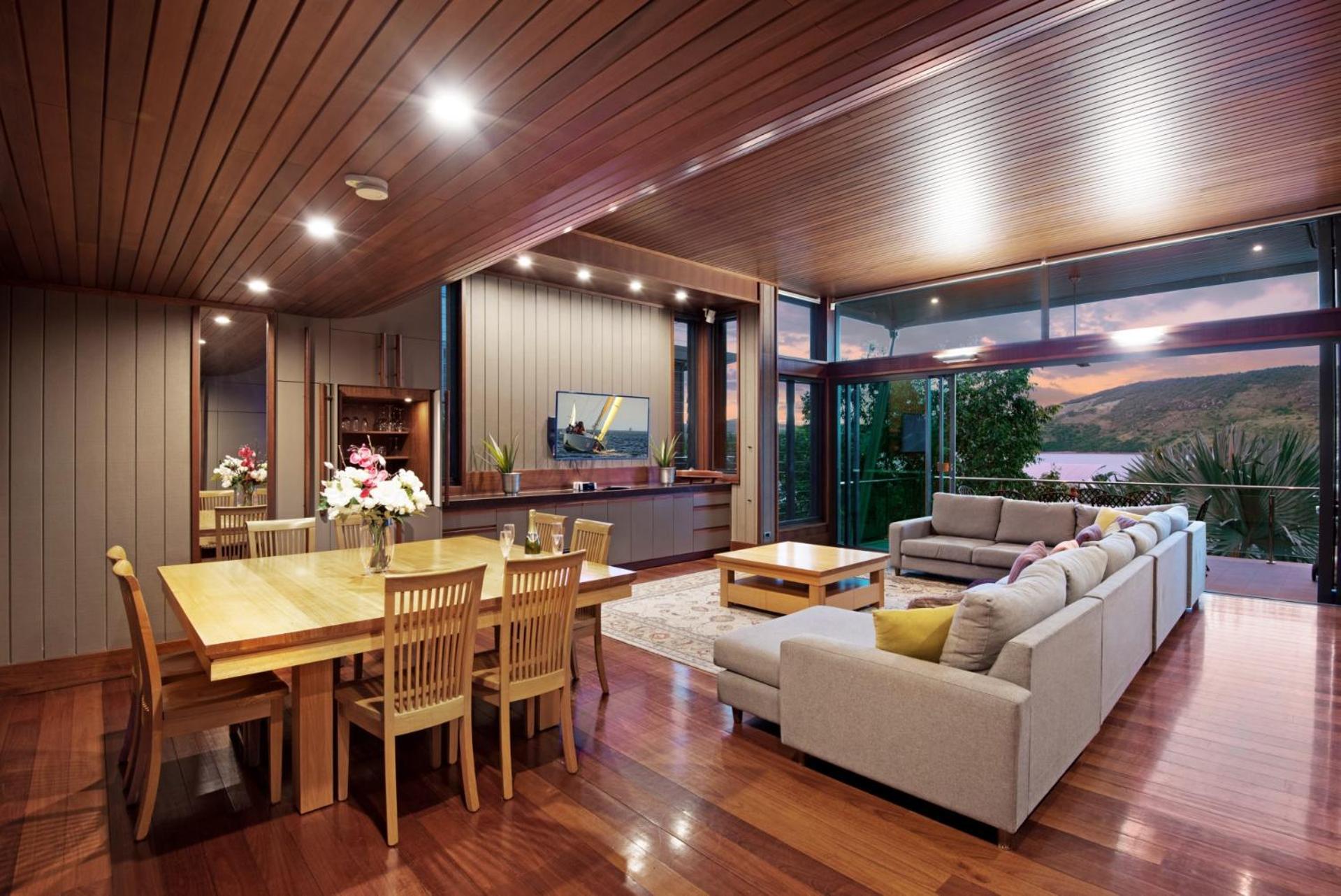 Yacht Club 33 Serenity House Ocean Views 2 Buggies Villa Hamilton Island