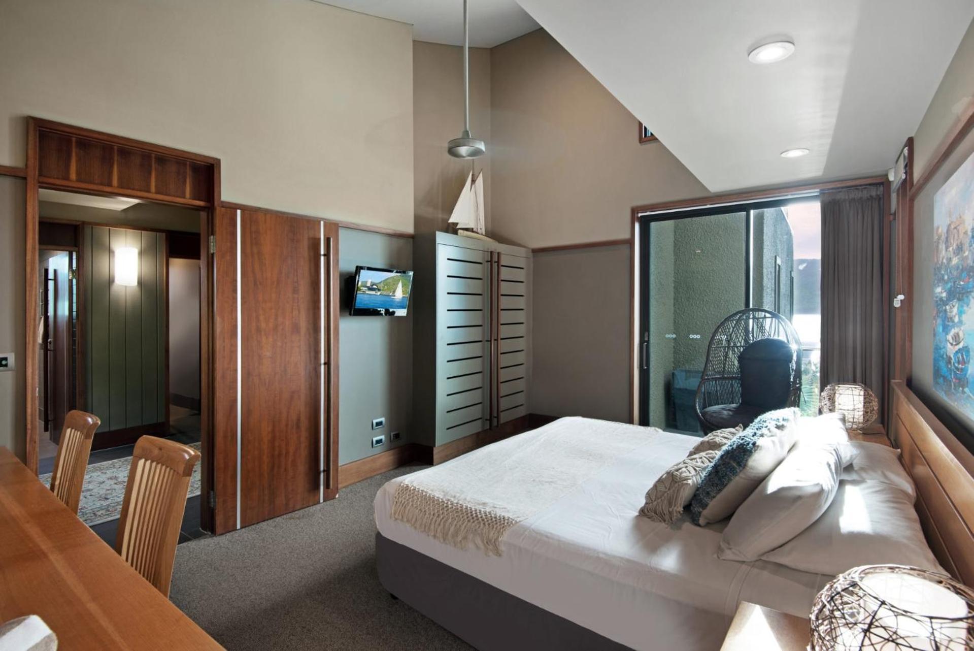 Yacht Club 33 Serenity House Ocean Views 2 Buggies