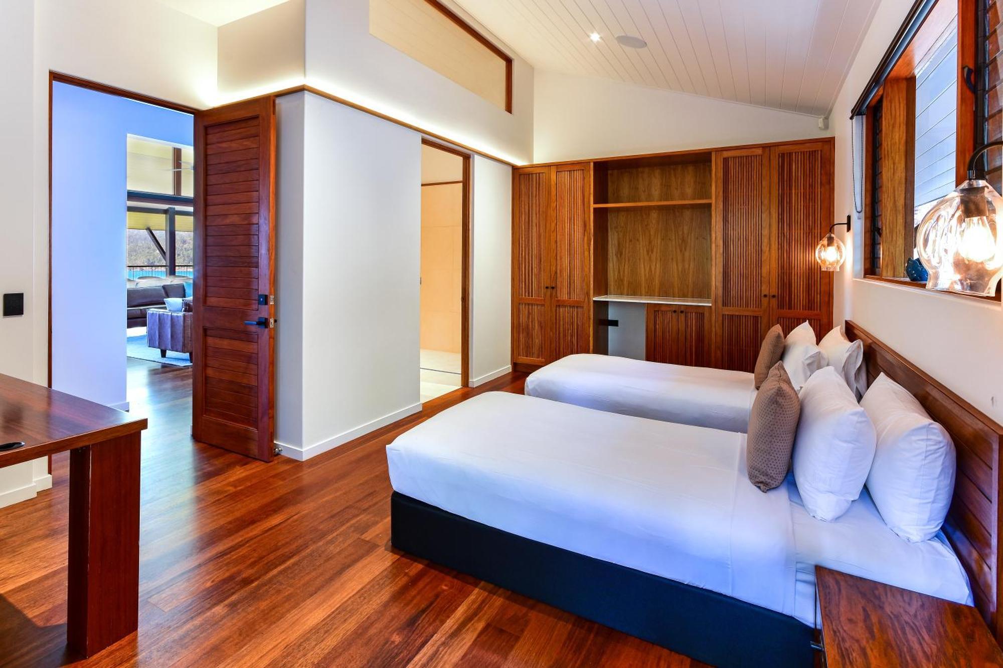 Papillon On By Hiha * Hamilton Island