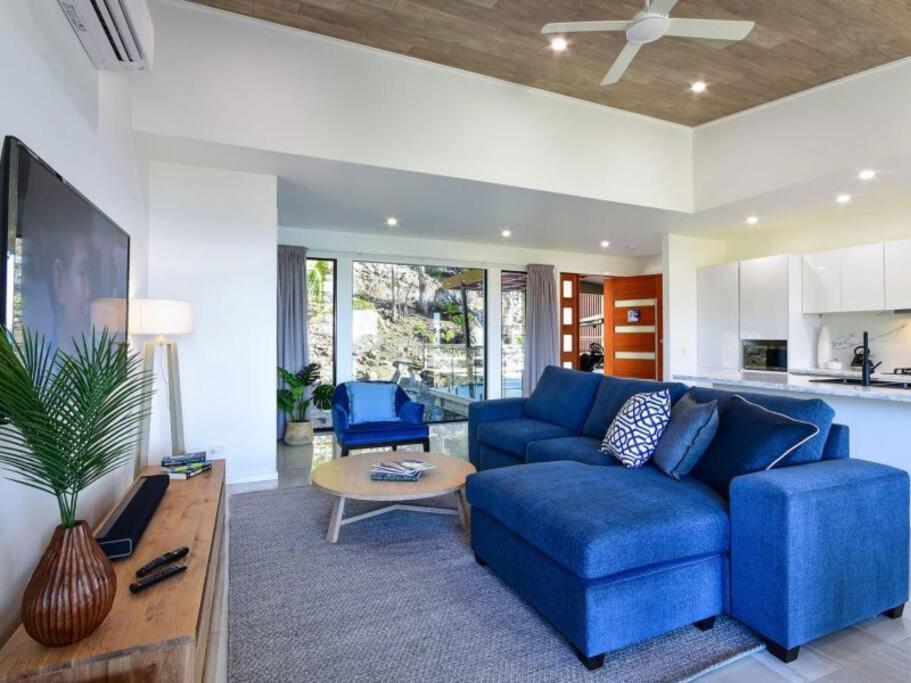 Hidden Cove 17, - - Free Buggy Included Hamilton Island
