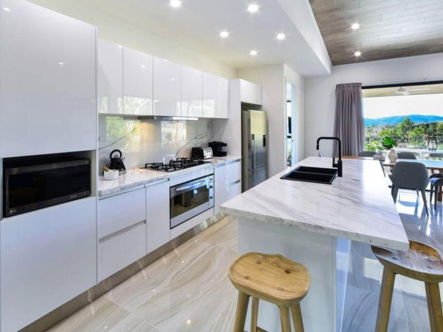 Apartment Hidden Cove 17, - - Free Buggy Included Hamilton Island