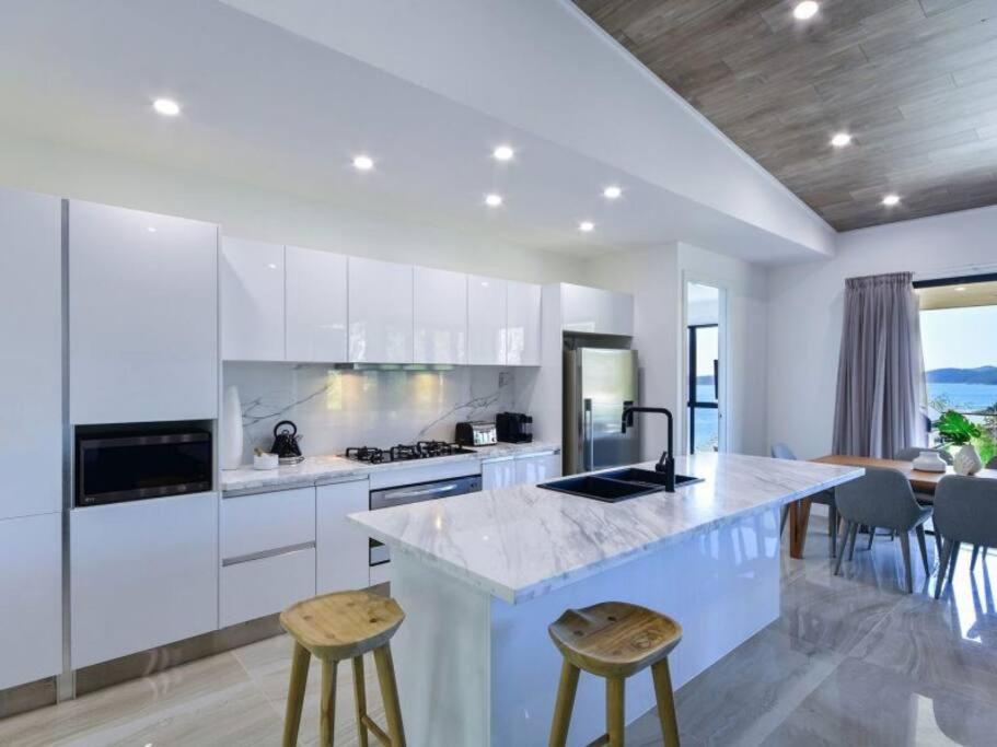 Apartment Hidden Cove 17, - - Free Buggy Included Hamilton Island