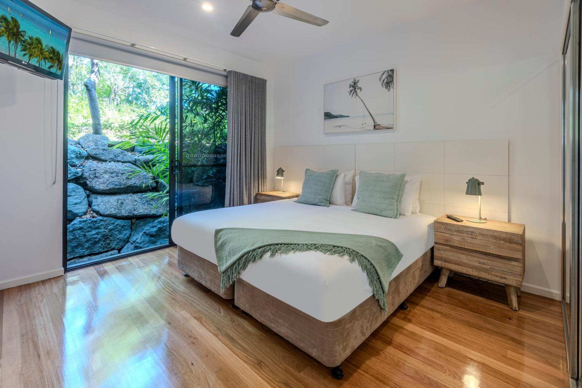 Pinnacle 3* Hamilton Island