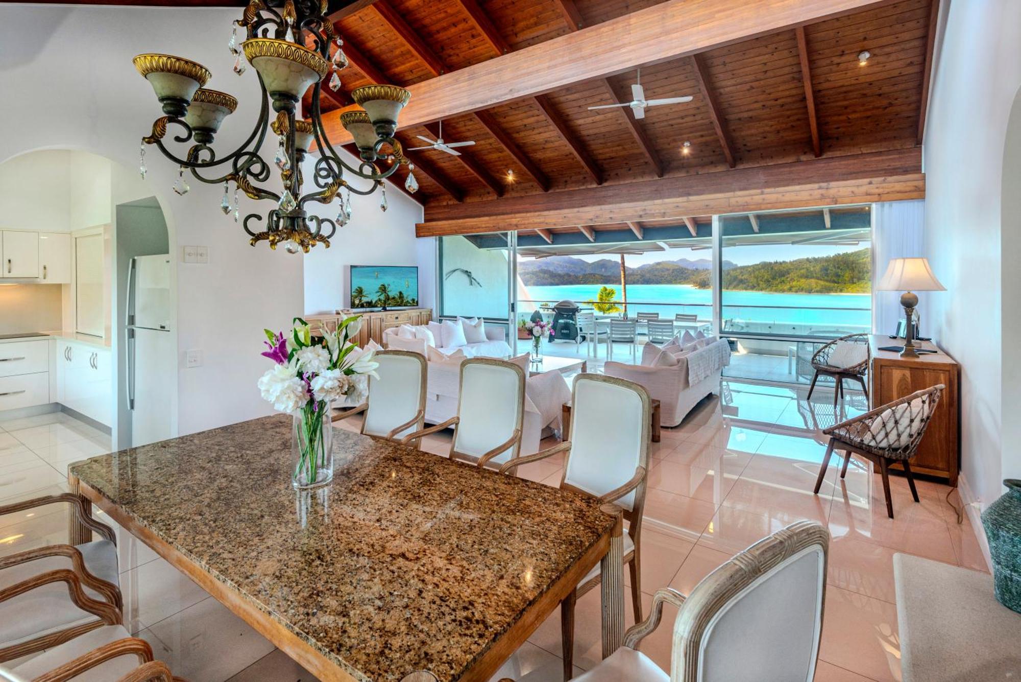 Bella Vista E9 - Ocean View Spacious 2 Bedroom With Golf Buggy Apartment