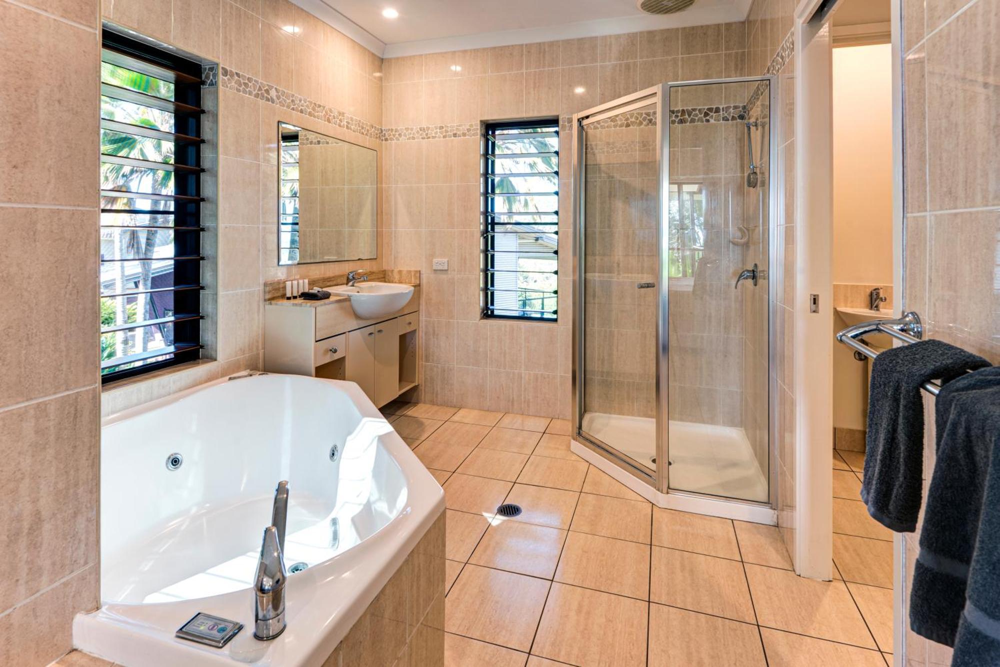 Anchorage * Hamilton Island