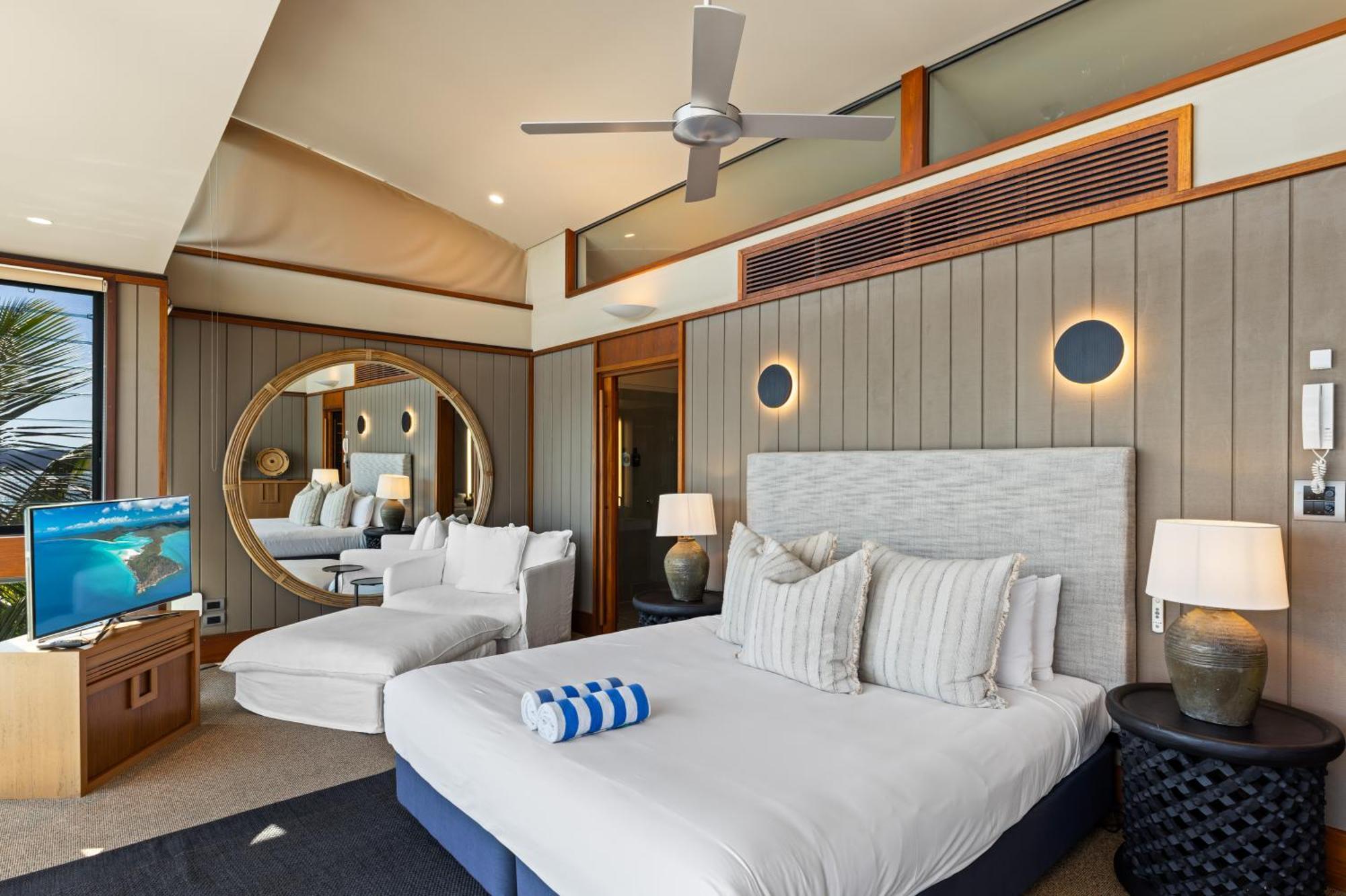 Yacht Club * Hamilton Island