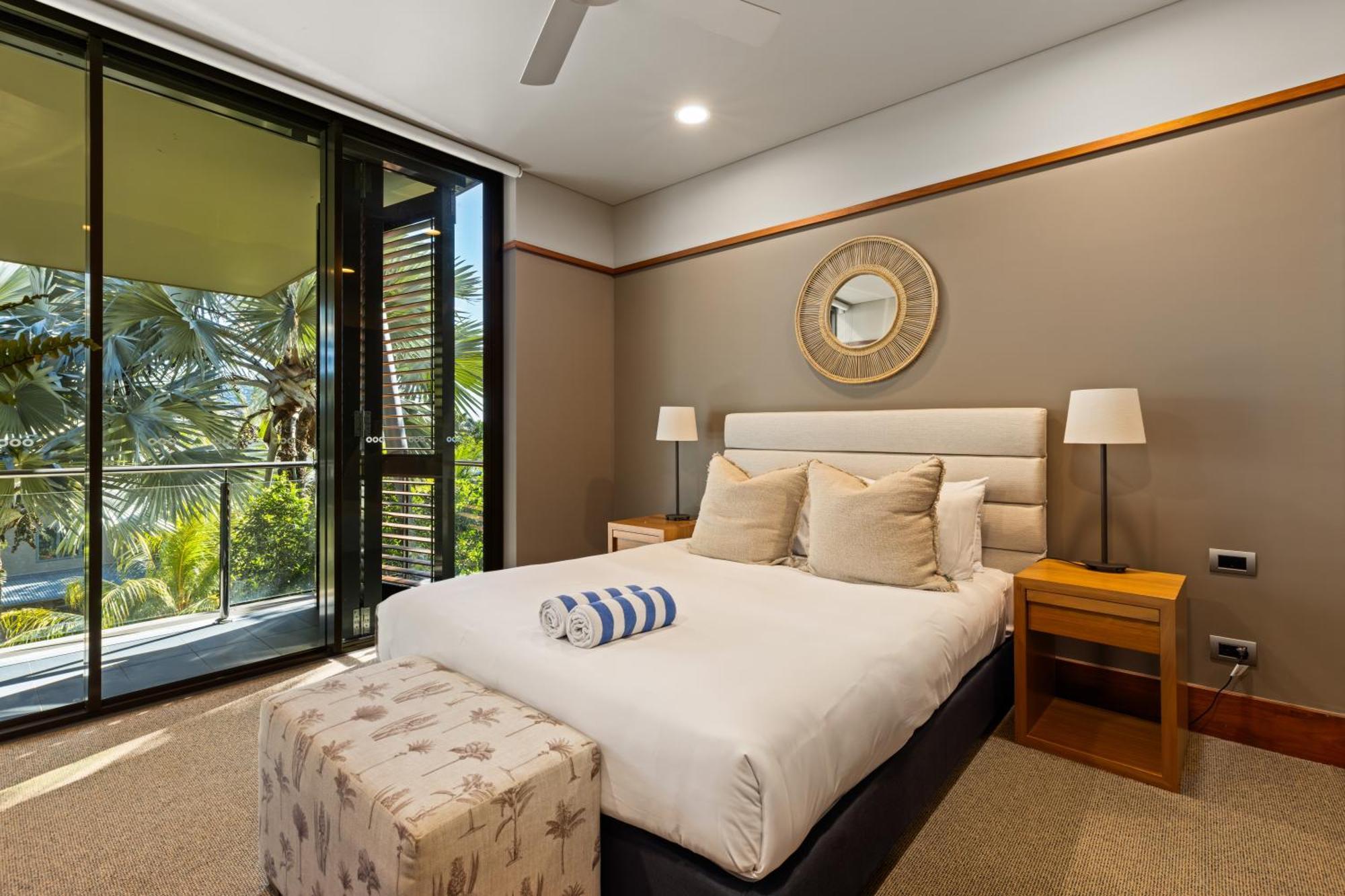 Yacht Club Apartment *