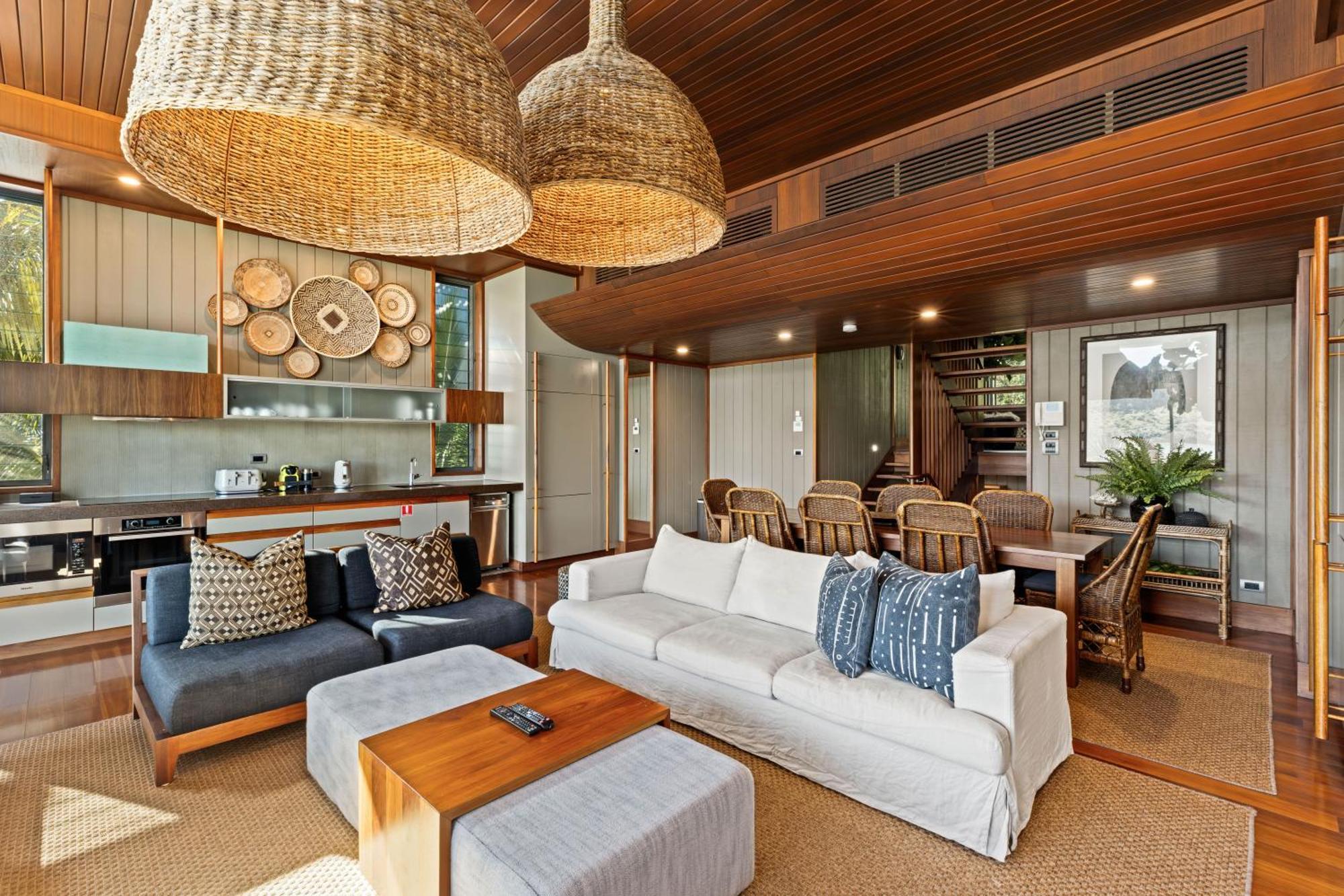 Yacht Club Apartment