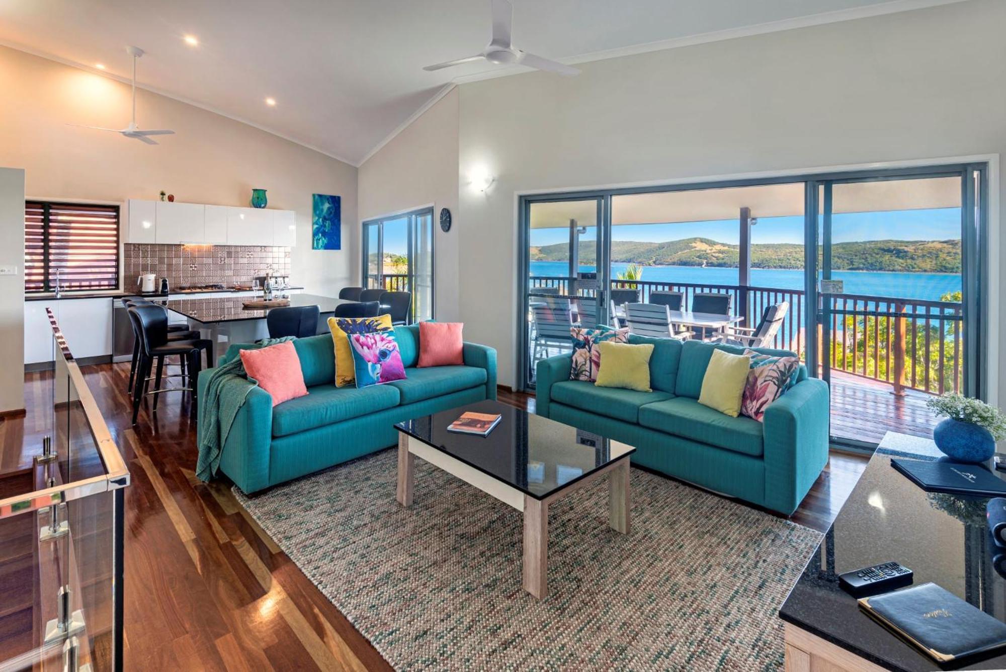 Casuarina 16 - 3 Bedroom House With 180 Degree Ocean Views, Buggy & Valet Service * Hamilton Island