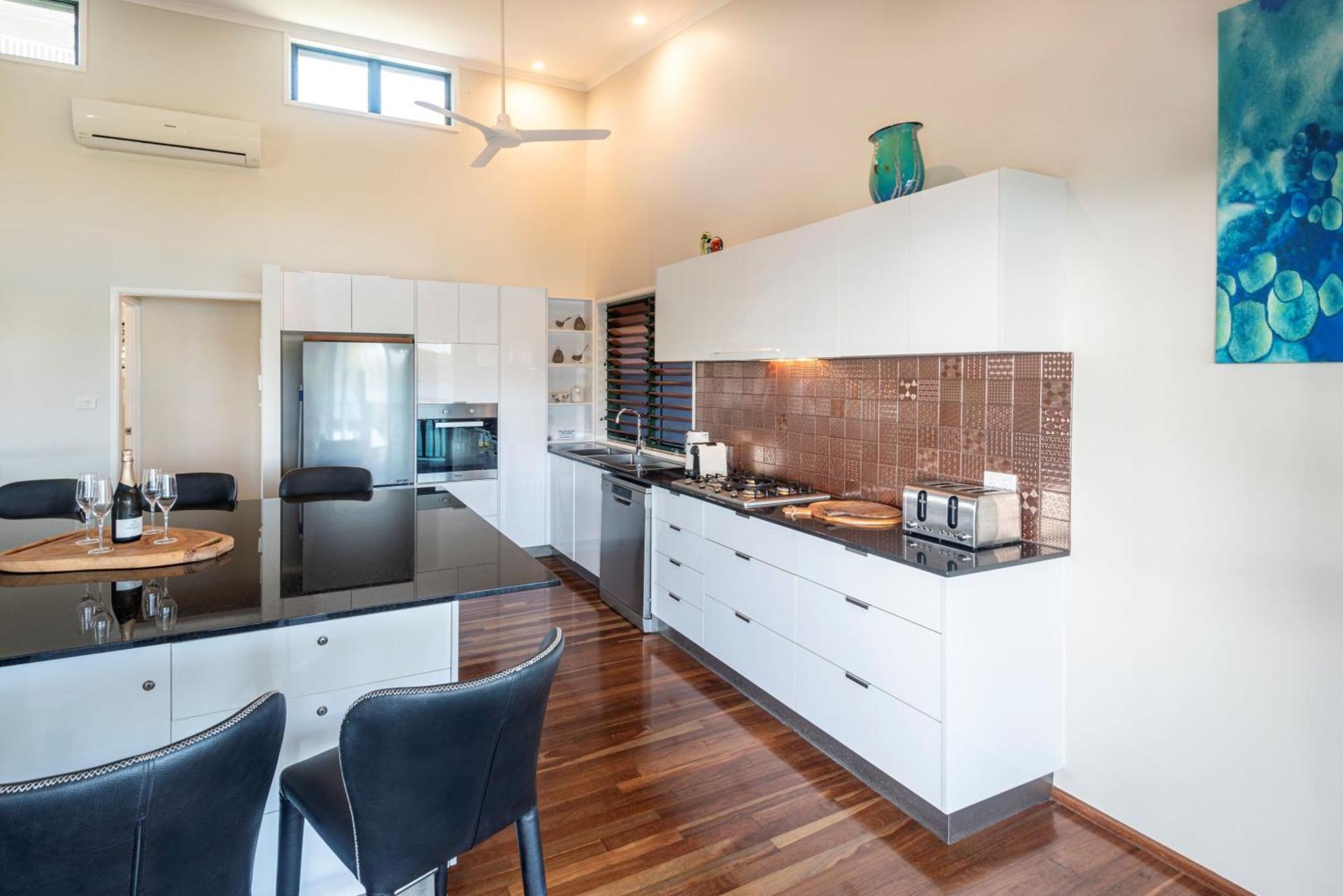 Holiday home Casuarina 16 - 3 Bedroom House With 180 Degree Ocean Views, Buggy & Valet Service *