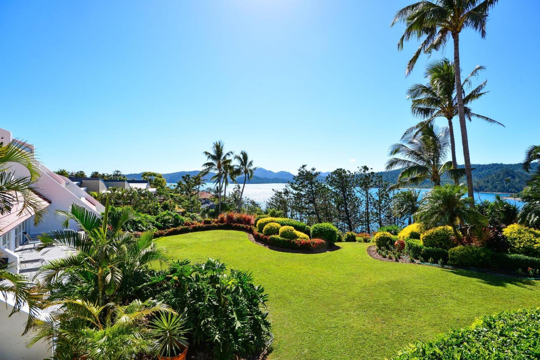 Bella Vista E9 - Ocean View Spacious 2 Bedroom With Golf Buggy *