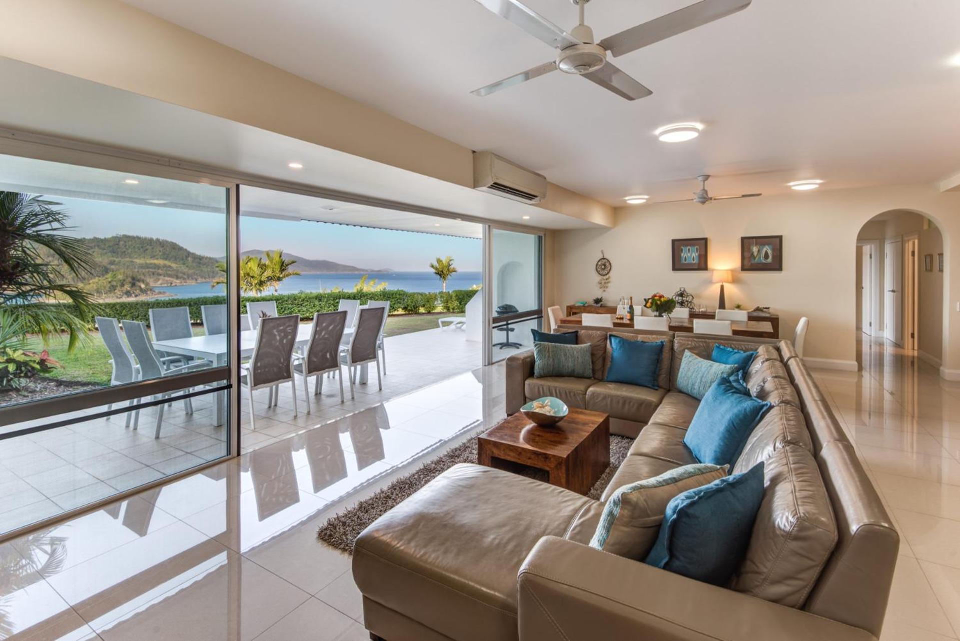 Bella Vista East 3 Luxury Ocean Views Large Flat Grassed Area And Buggy Apartment Hamilton Island