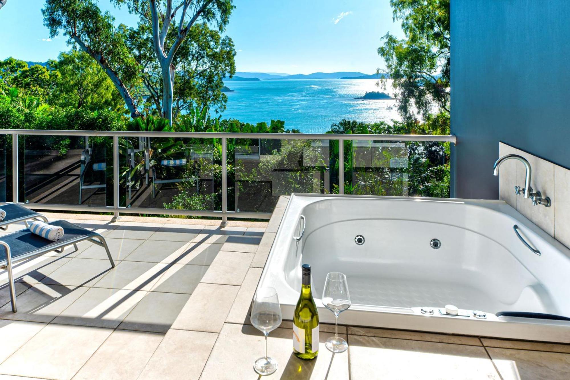 Apartment Blue Water Views 16 - 3 Bedroom Penthouse With Ocean Views Hamilton Island