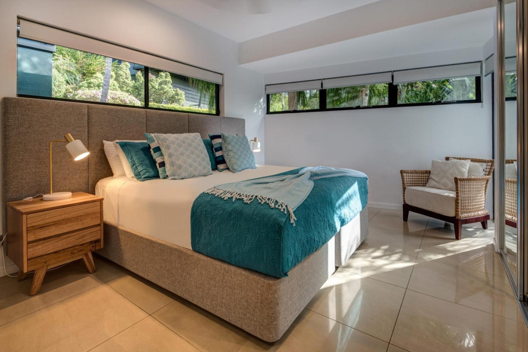 Villa 16 The Edge - Waterfront, Golf Buggy And Sea Views Hamilton Island