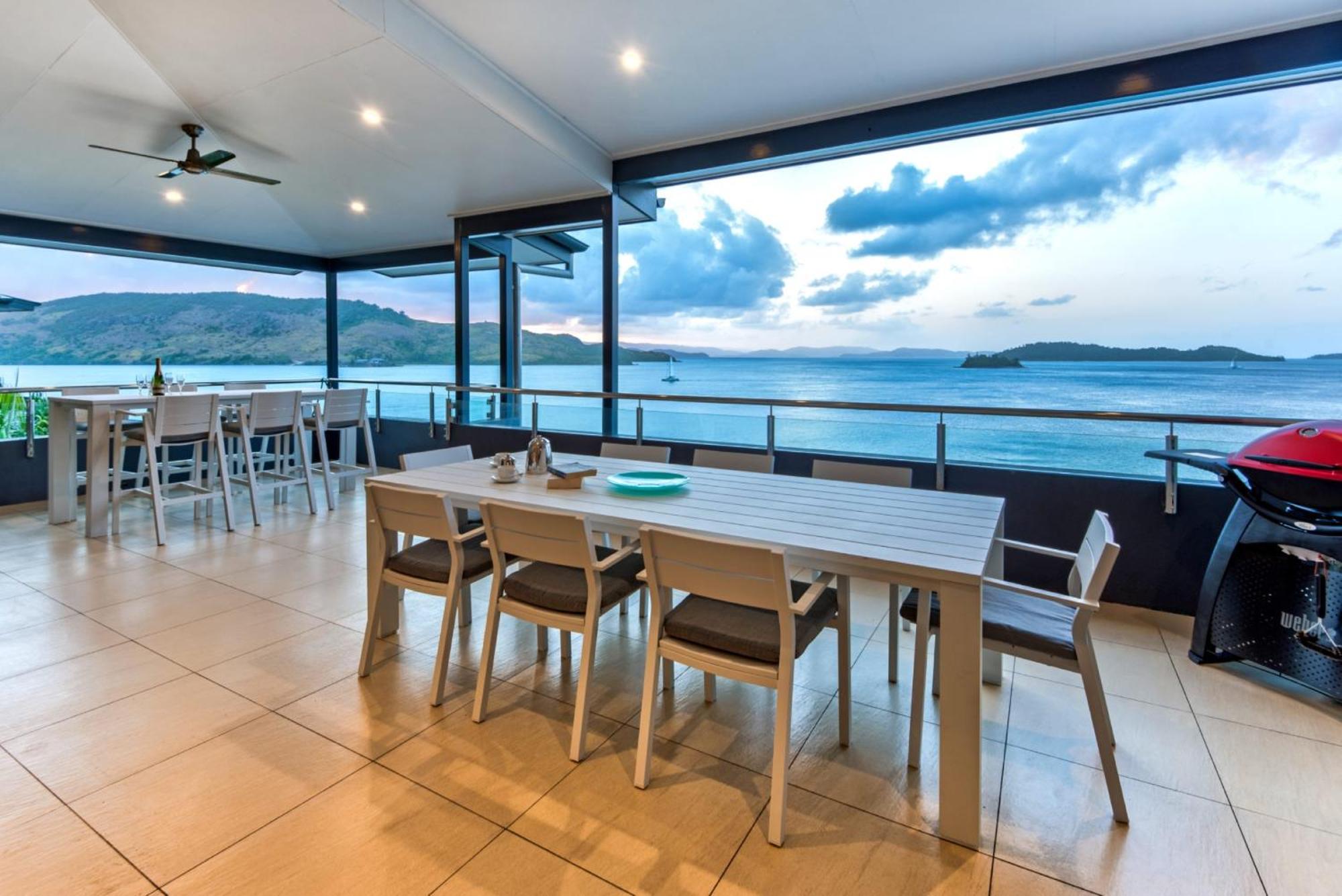 16 The Edge - Waterfront, Golf Buggy And Sea Views * Hamilton Island