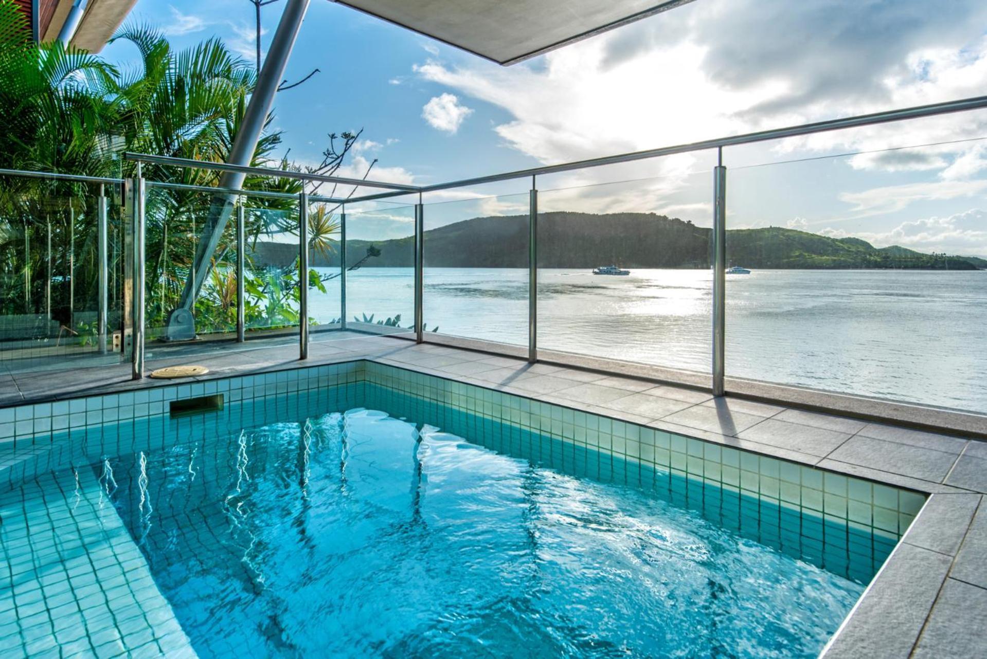 Yacht Club 19 - Ocean Front, Pool And 2 Buggies Villa *