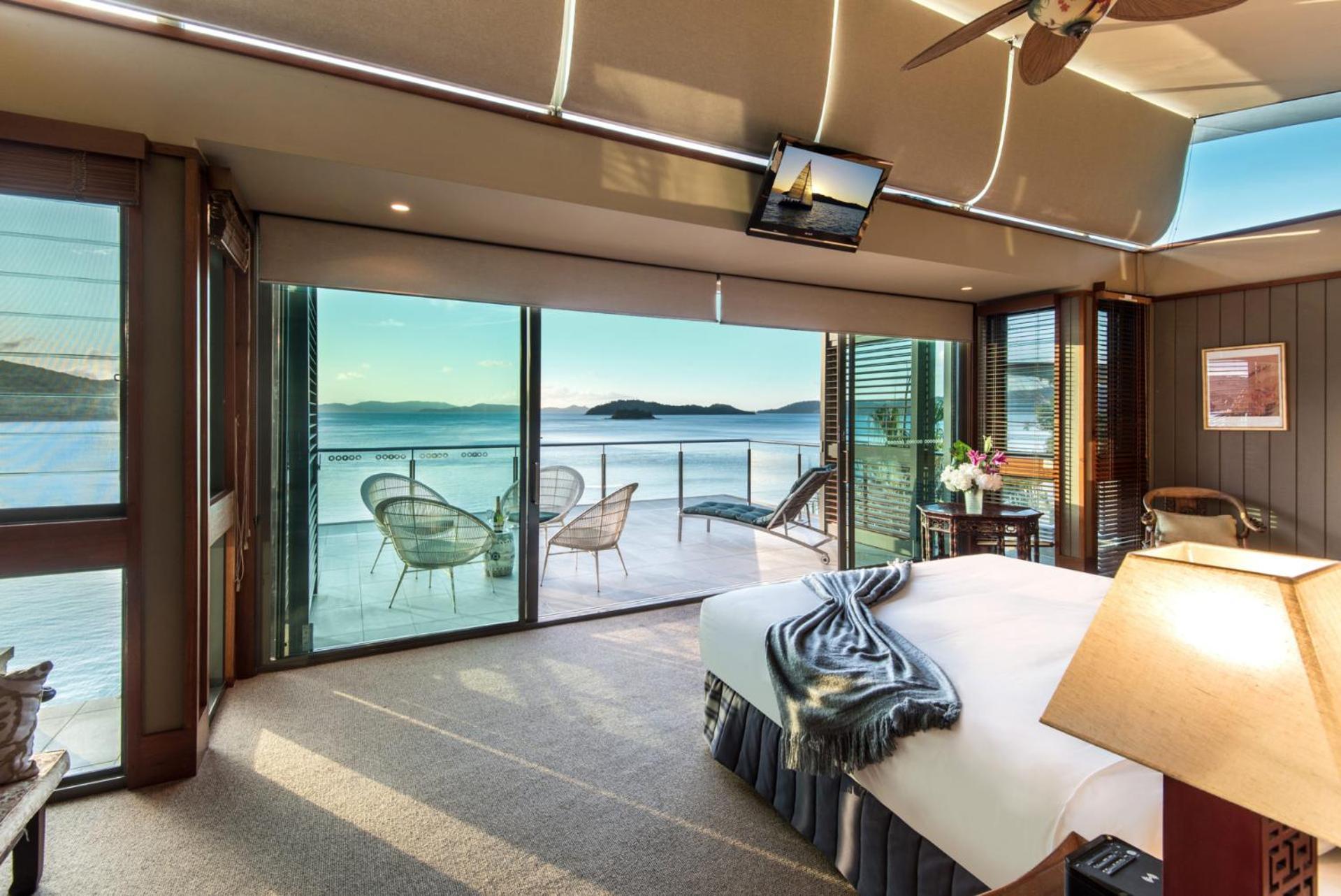 Yacht Club 19 - Ocean Front, Pool And 2 Buggies Villa