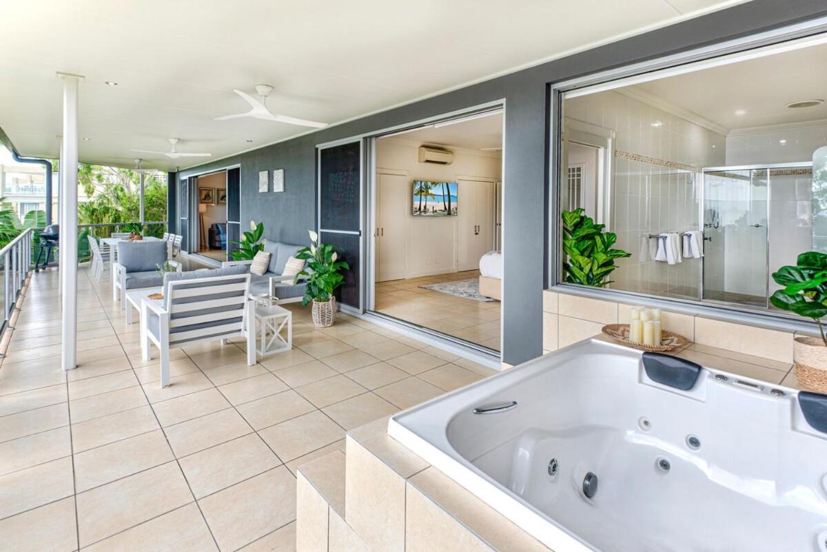 Blue Water Views 17 - Free Buggy Included! Apartment