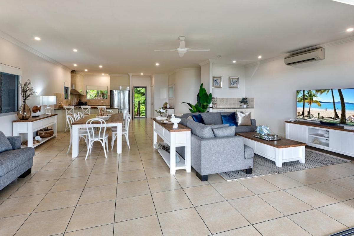 Apartment Blue Water Views 17 - Free Buggy Included! Hamilton Island