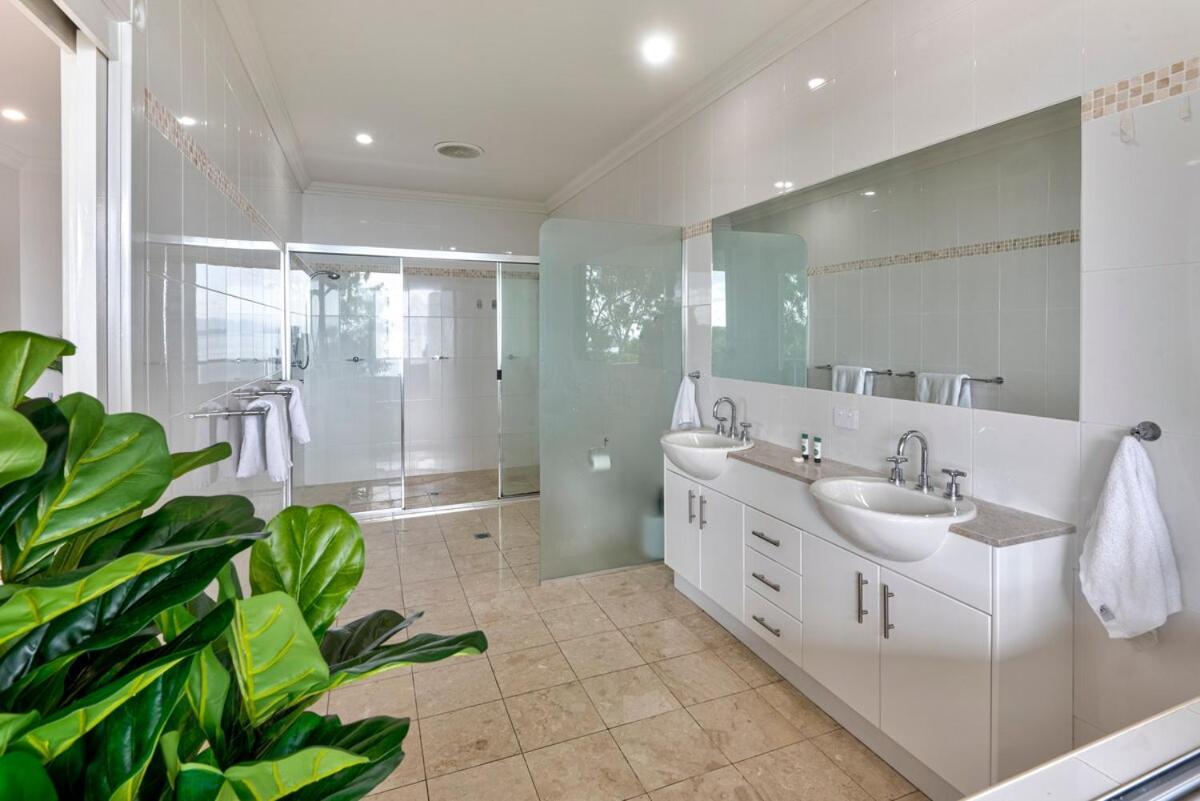 Blue Water Views 17 - Free Buggy Included! Apartment