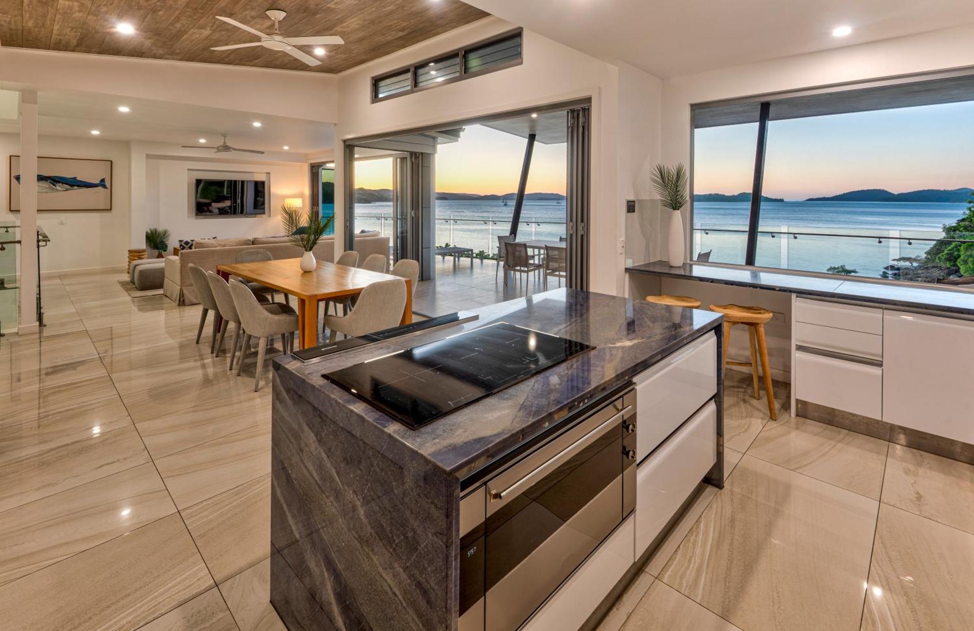 Hidden Cove 2 - Beachfront, Private Pool & Buggy Hamilton Island