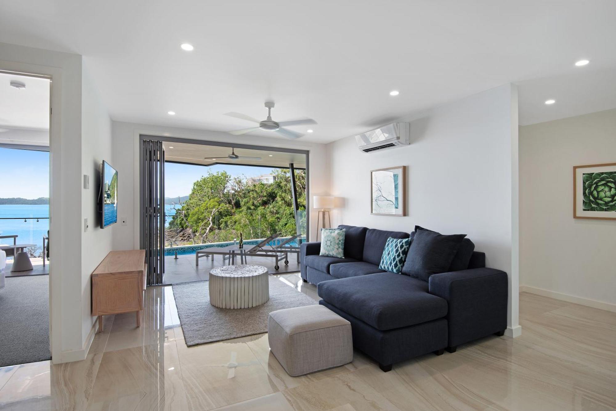 Hidden Cove 2 - Beachfront, Private Pool & Buggy Villa *