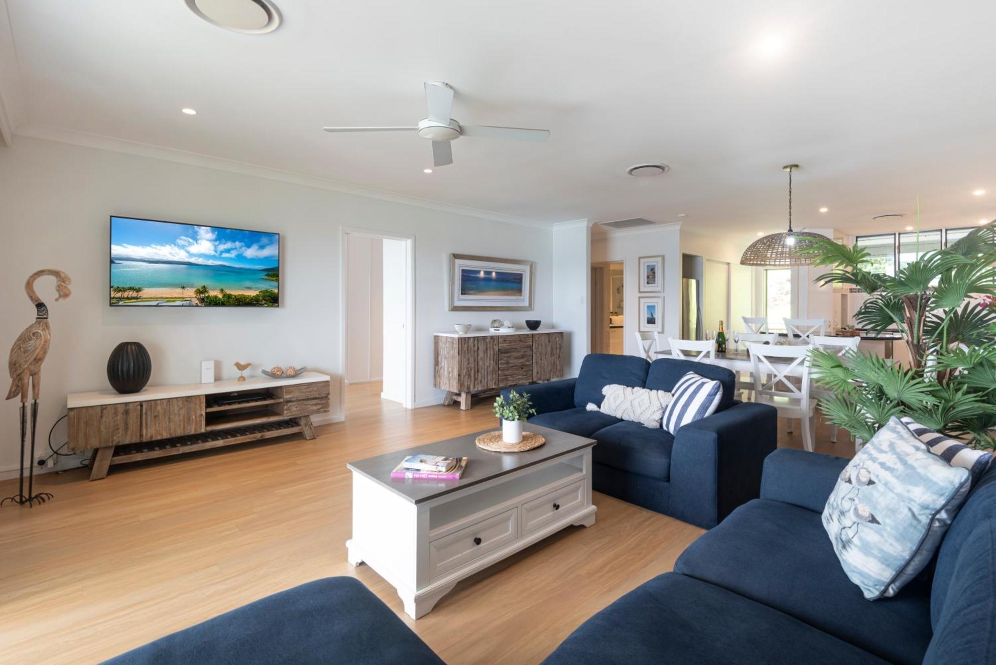 Apartment Lagoon Beachfront 202 On By Hamorent Hamilton Island